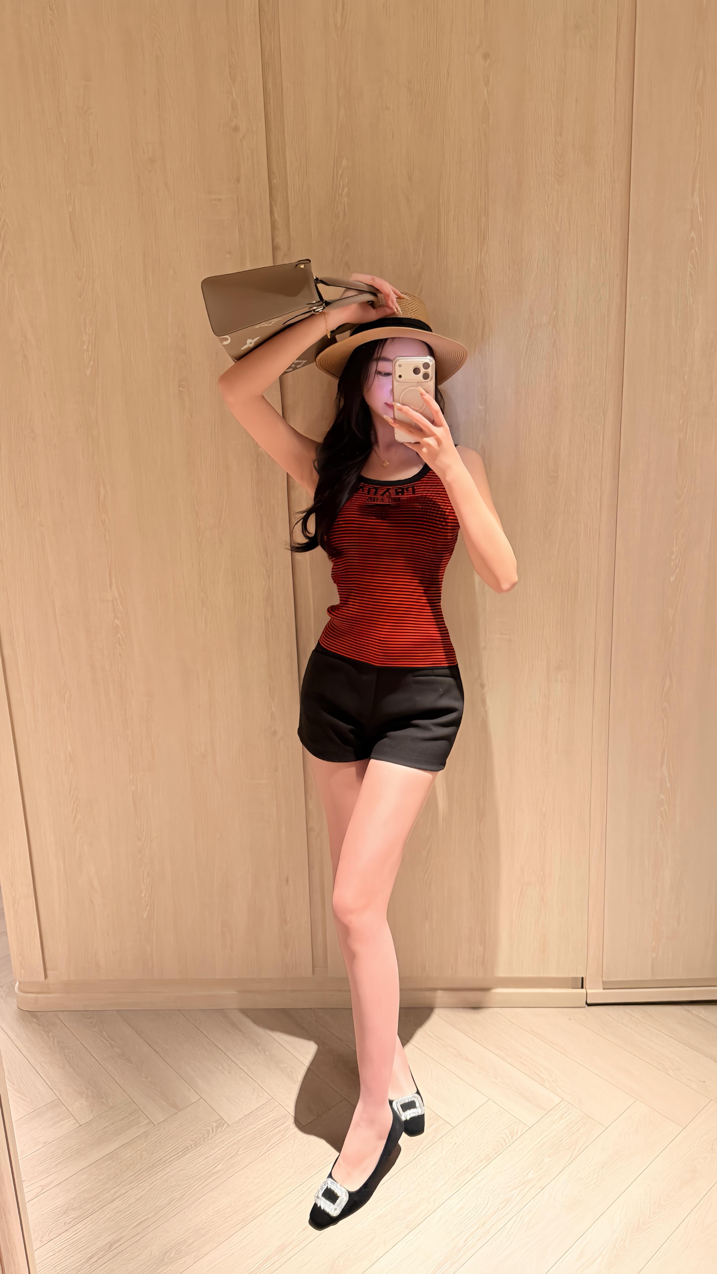 [고퀄]프라다 스트라이프 나시