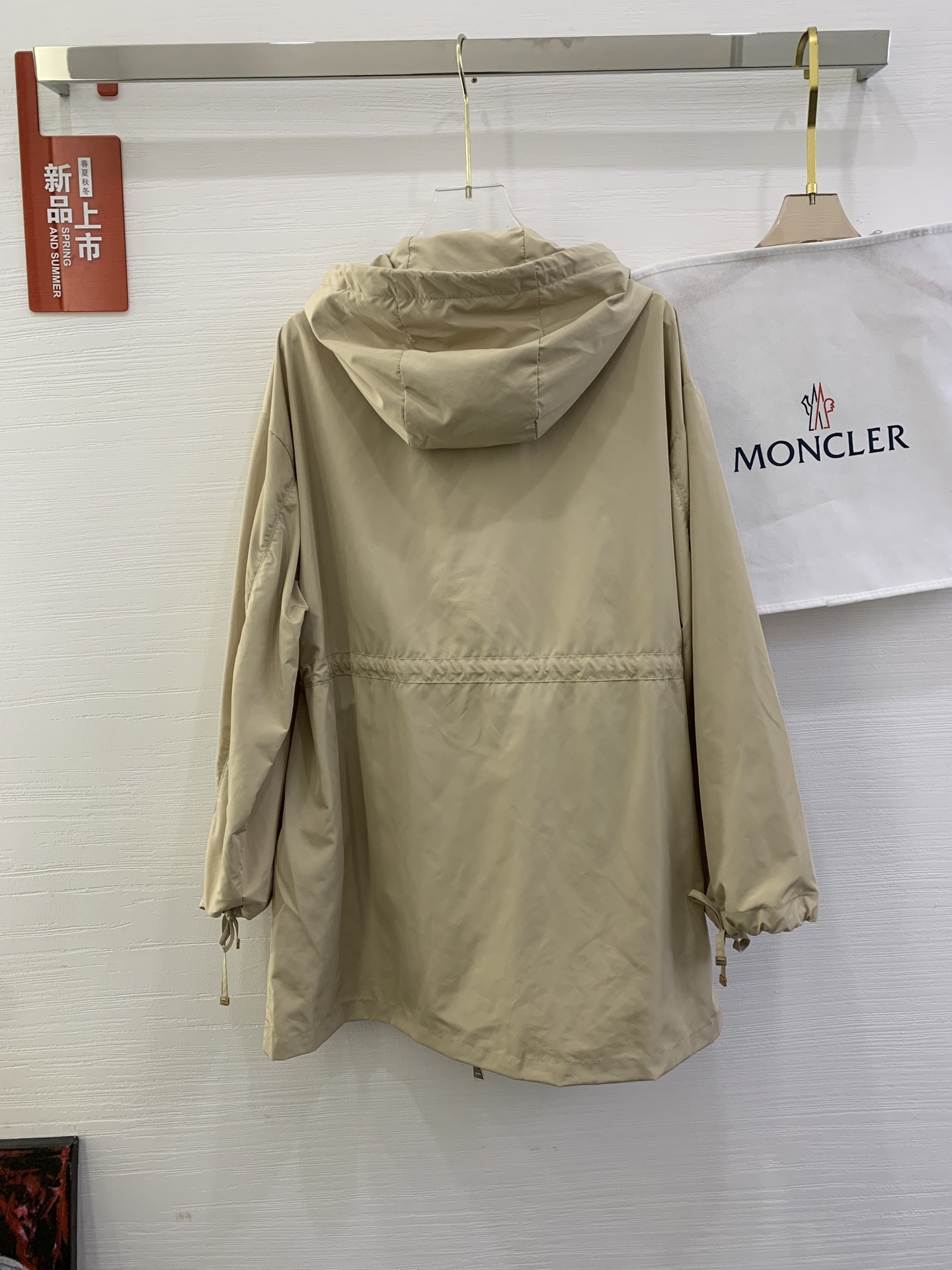 104c44ef30033.jpg