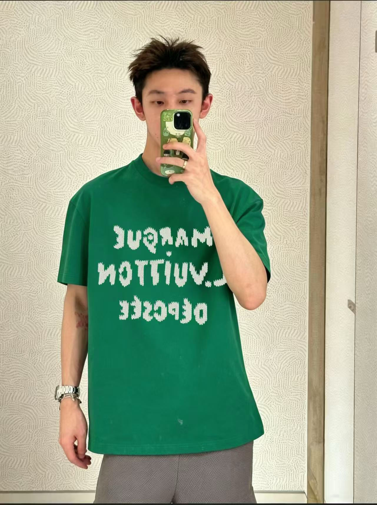 루이비통 맨즈 남여공용 자수 반팔티 2컬러