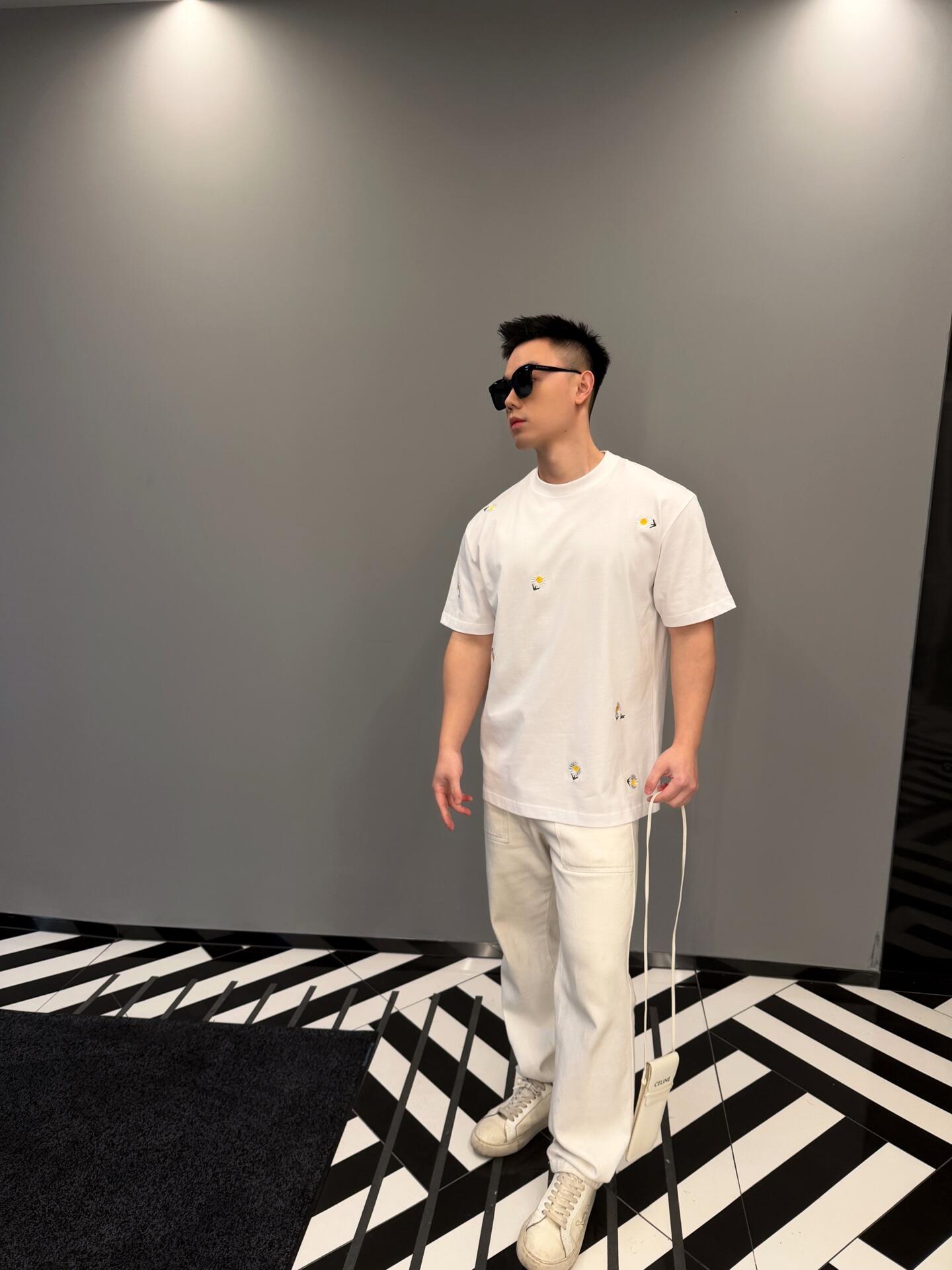 디올 맨즈 데이지 반팔티
