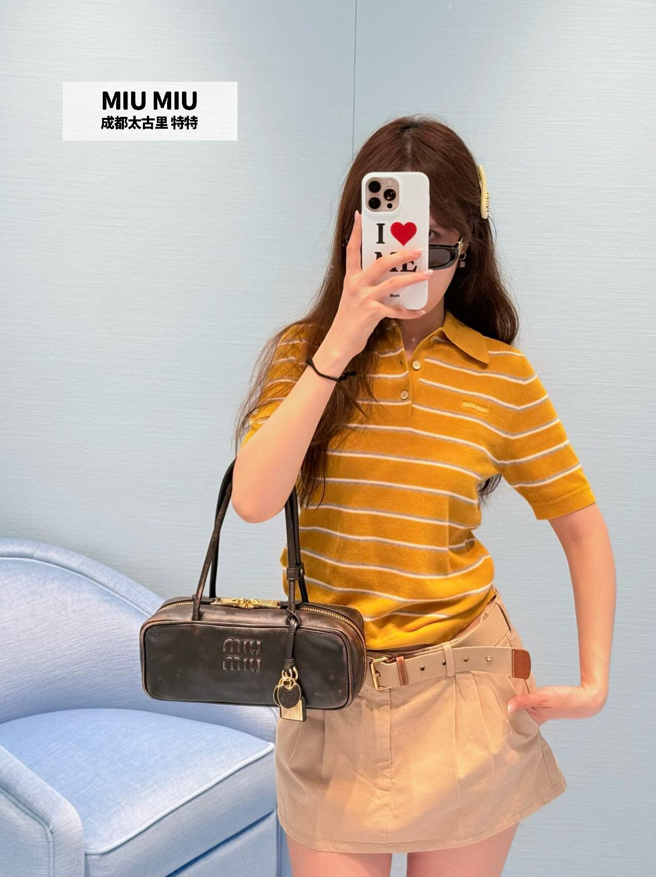 [고퀄[미우미우 스트라이프 카라 폴로 반팔티 2컬러