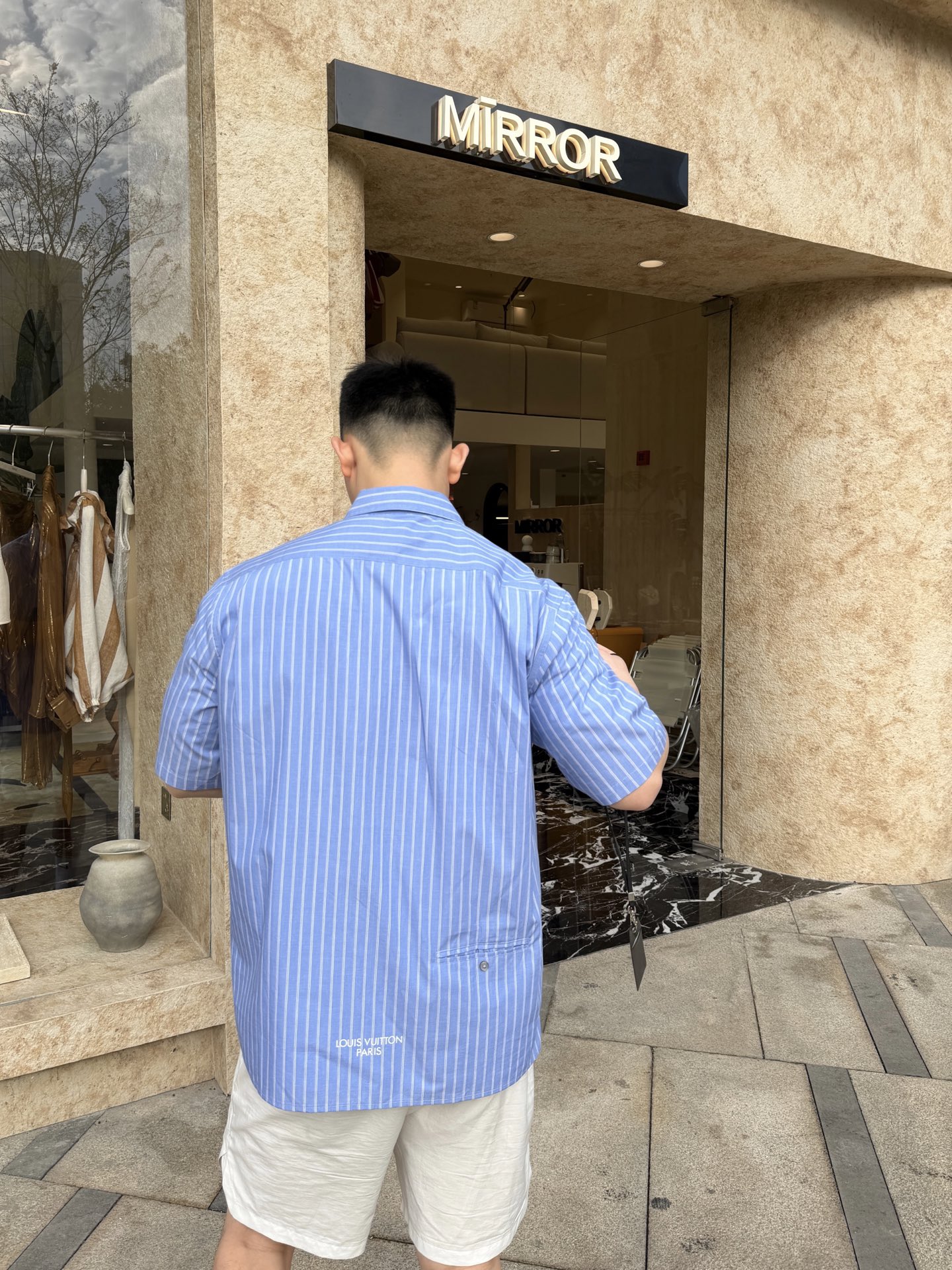 루이비통 맨즈 세로 스트라이프 셔츠