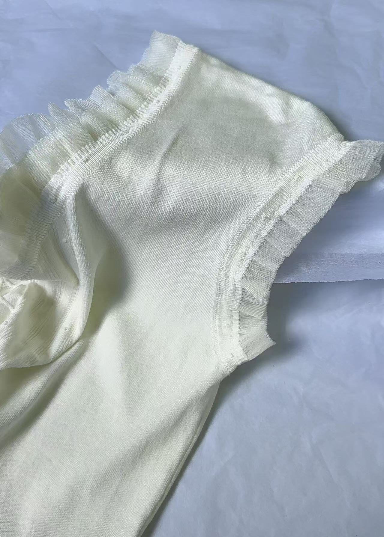[고퀄] 에르메스 프릴 민소매