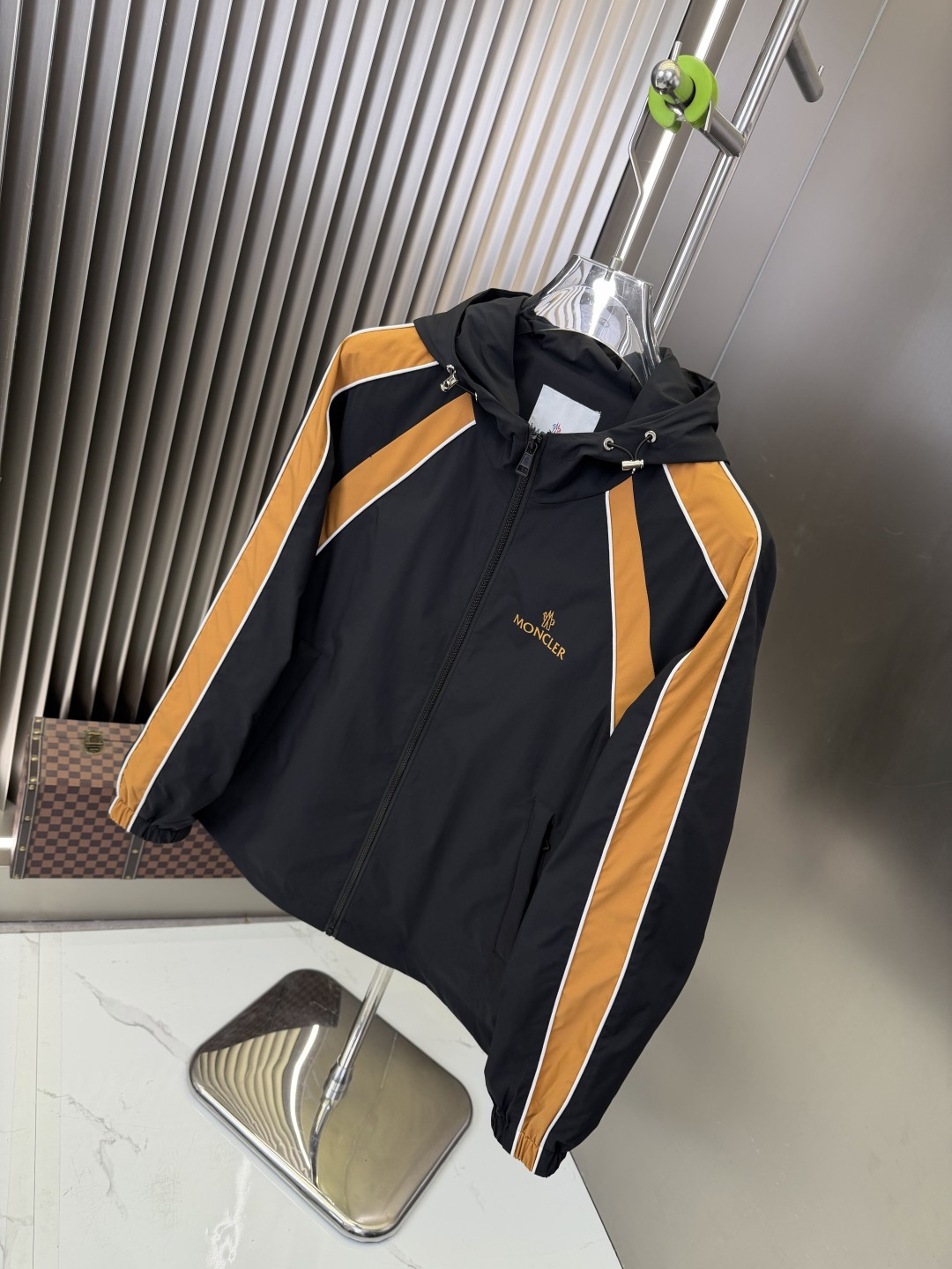29f221a3bbdc3.jpg