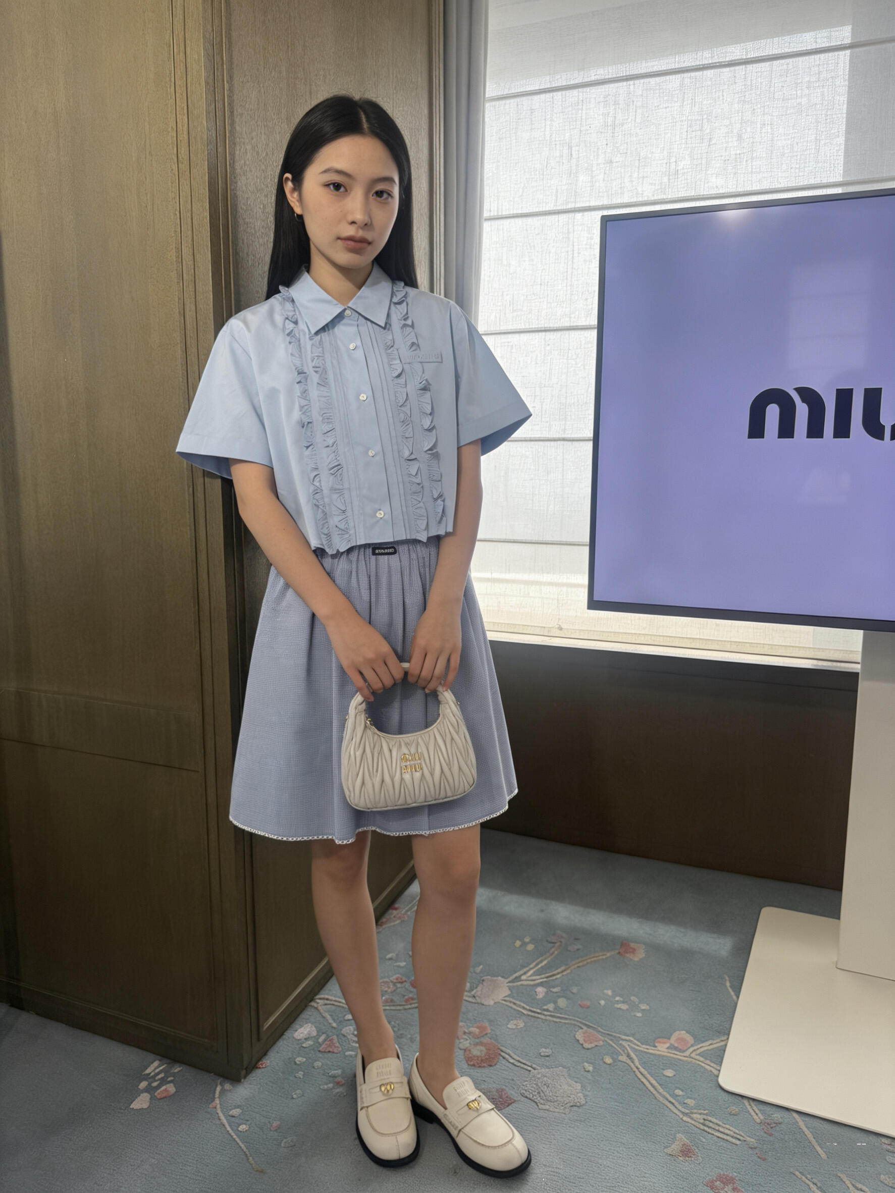 [고퀄]미우미우 미디 레이스 플리츠 스커트