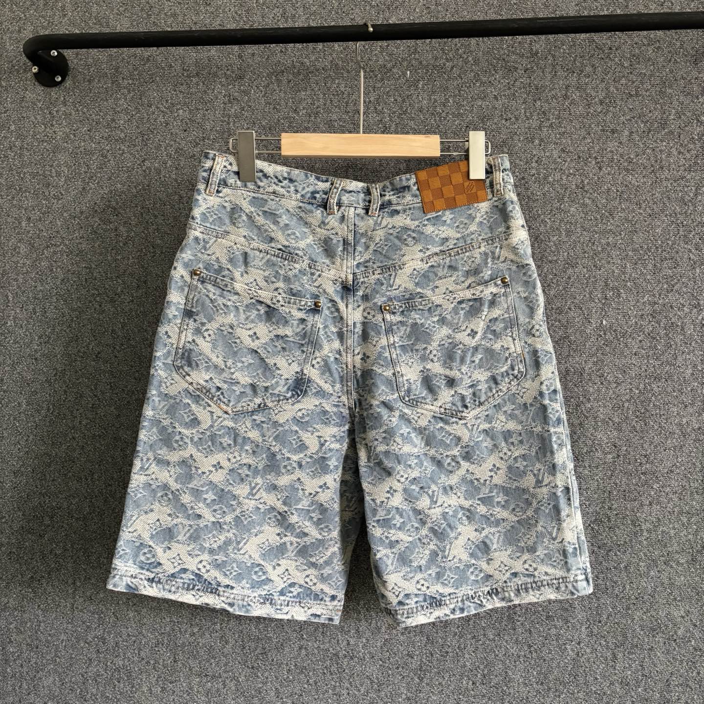 2e42c0bd90cca.jpg