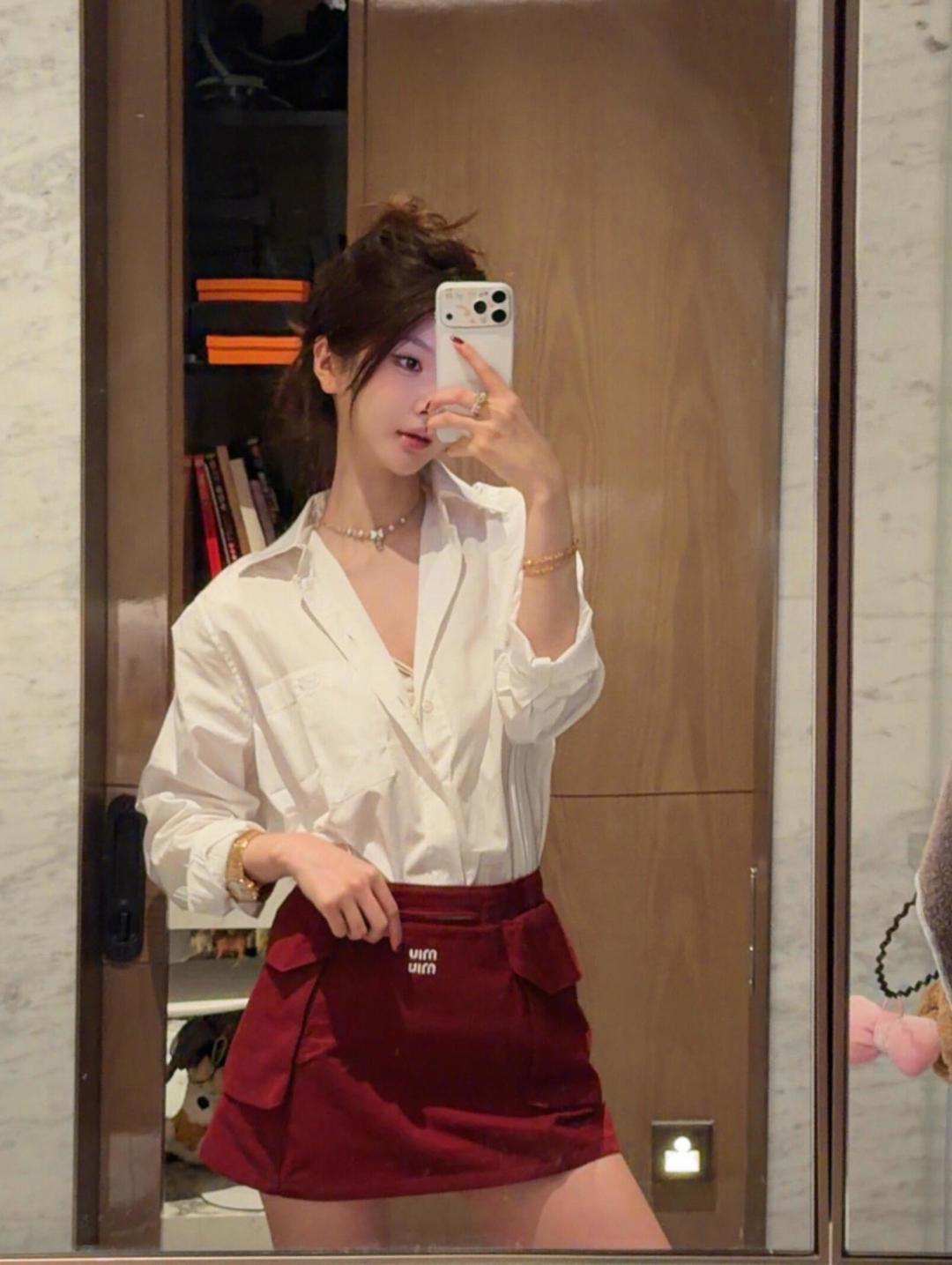 [고퀄]미우미우 조끼 베스트 집업 미니 스커트 셋업