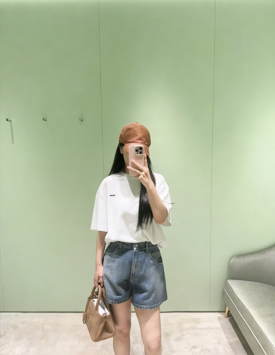 프라다 맨즈 남여공용 로고 반팔티 2컬러