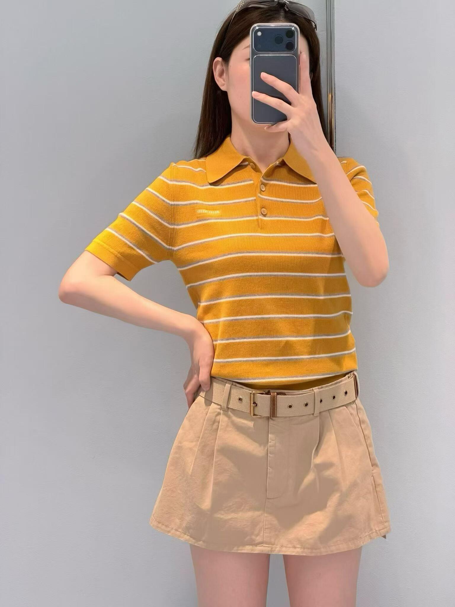 [고퀄[미우미우 스트라이프 카라 폴로 반팔티 2컬러