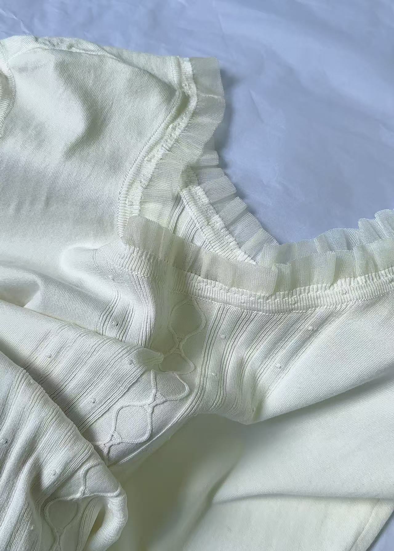 [고퀄] 에르메스 프릴 민소매