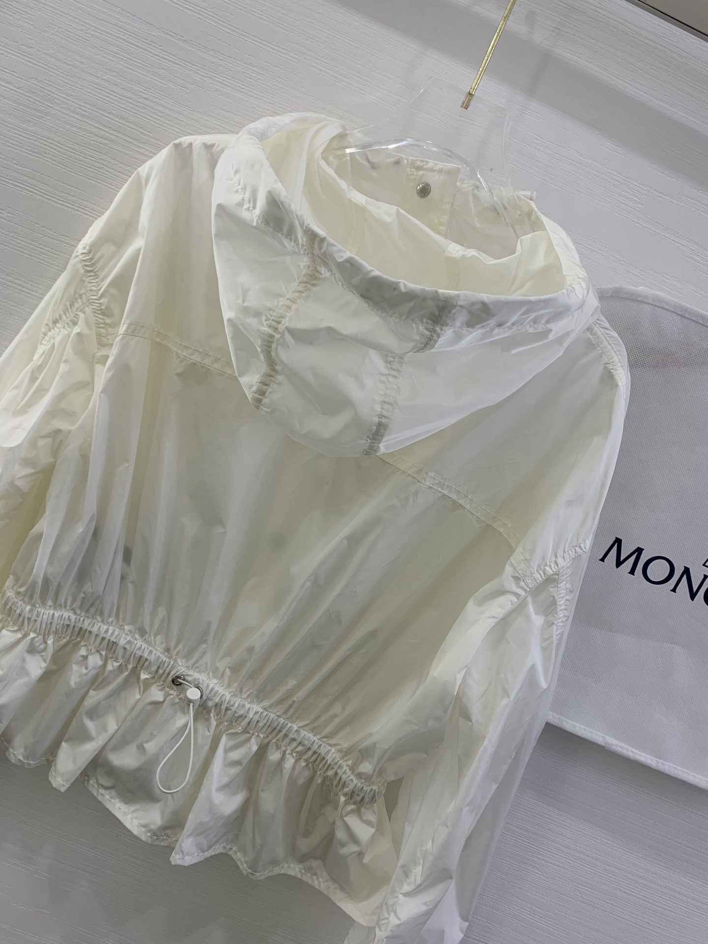 몽클레어 커튼 숏 바락막이