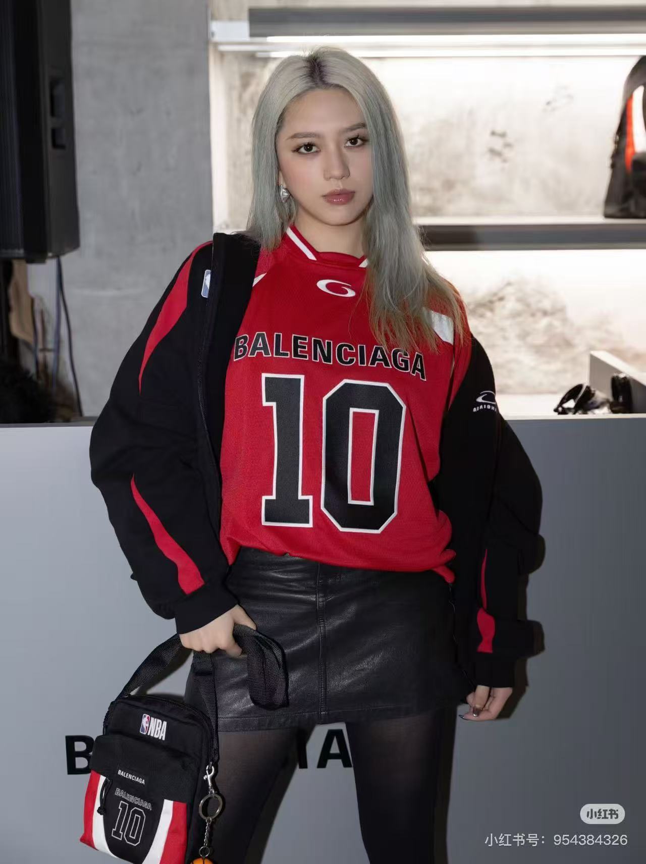 발렌시아가 맨즈 남여공용 NBA 긴팔티 3컬러