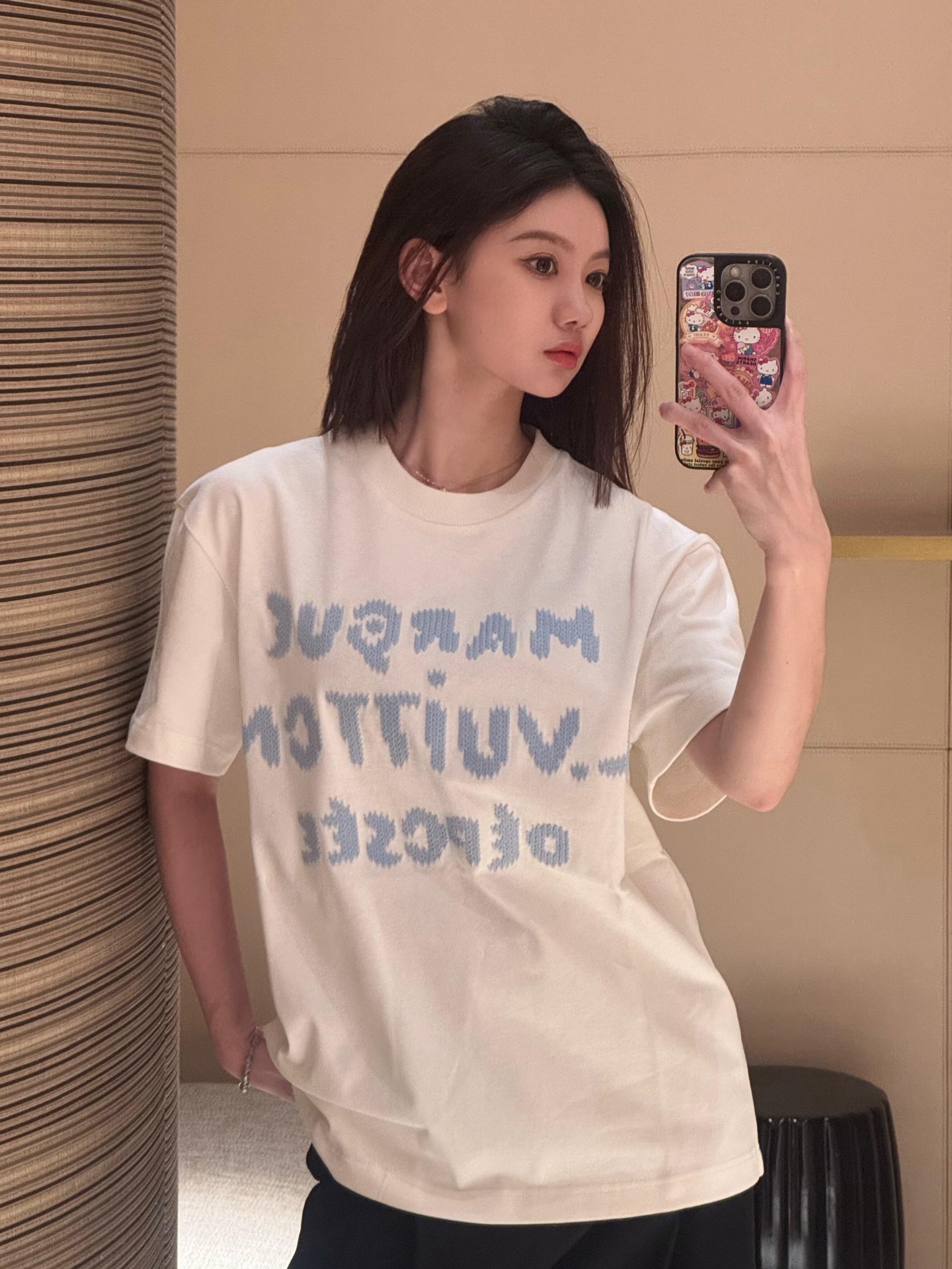루이비통 맨즈 남여공용 자수 반팔티 2컬러
