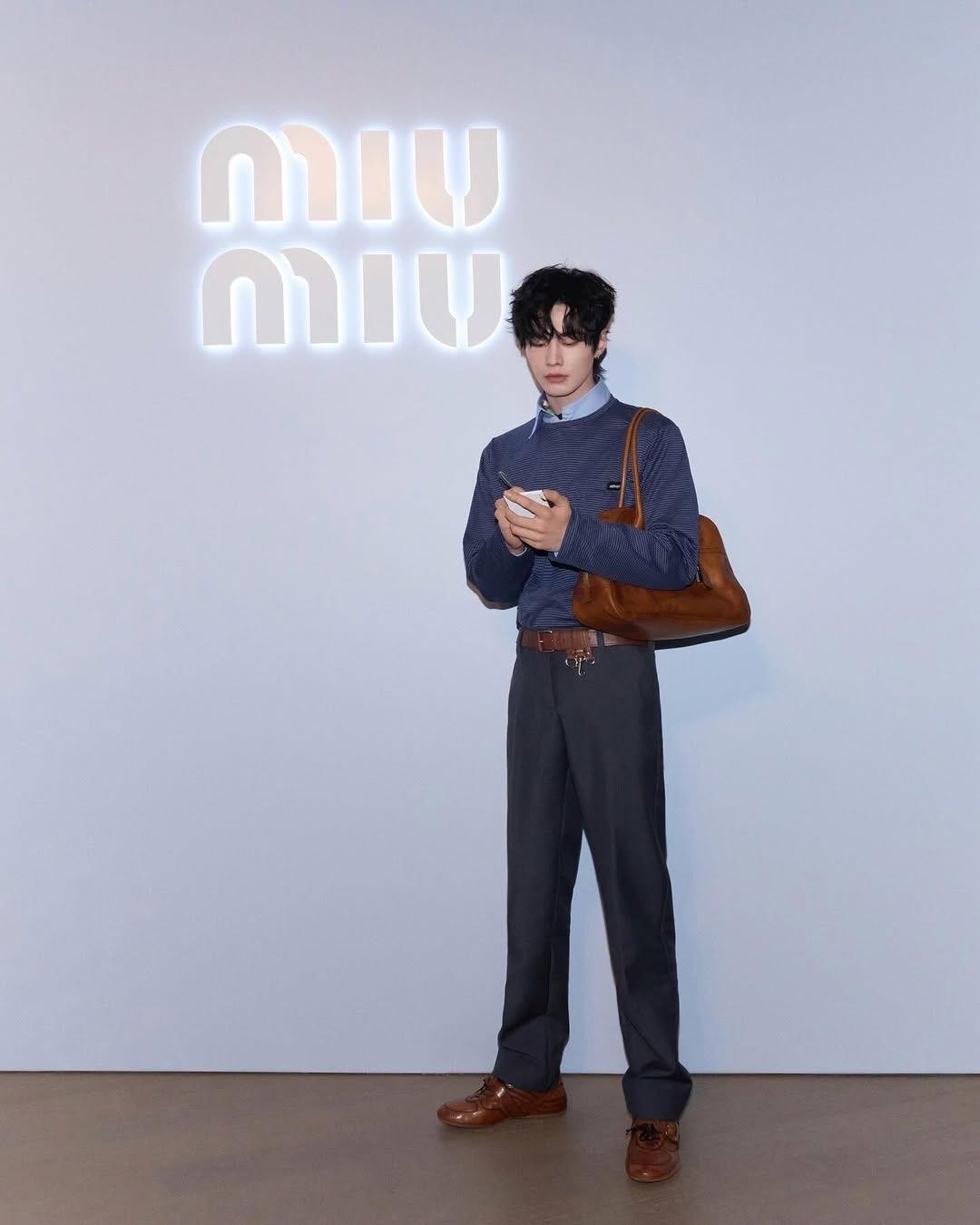[고퀄]미우미우 긴팔티