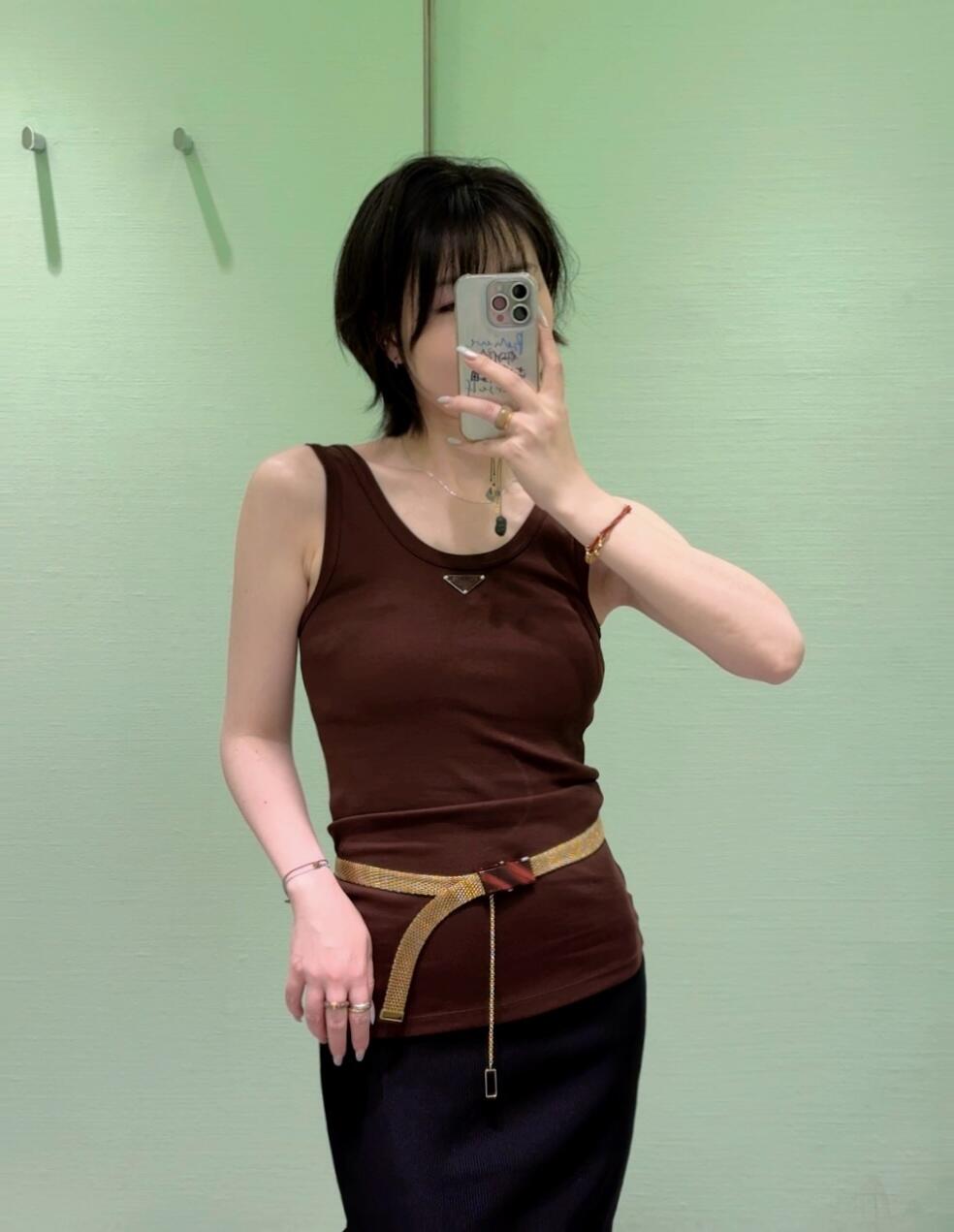 [고퀄]프라다 나시