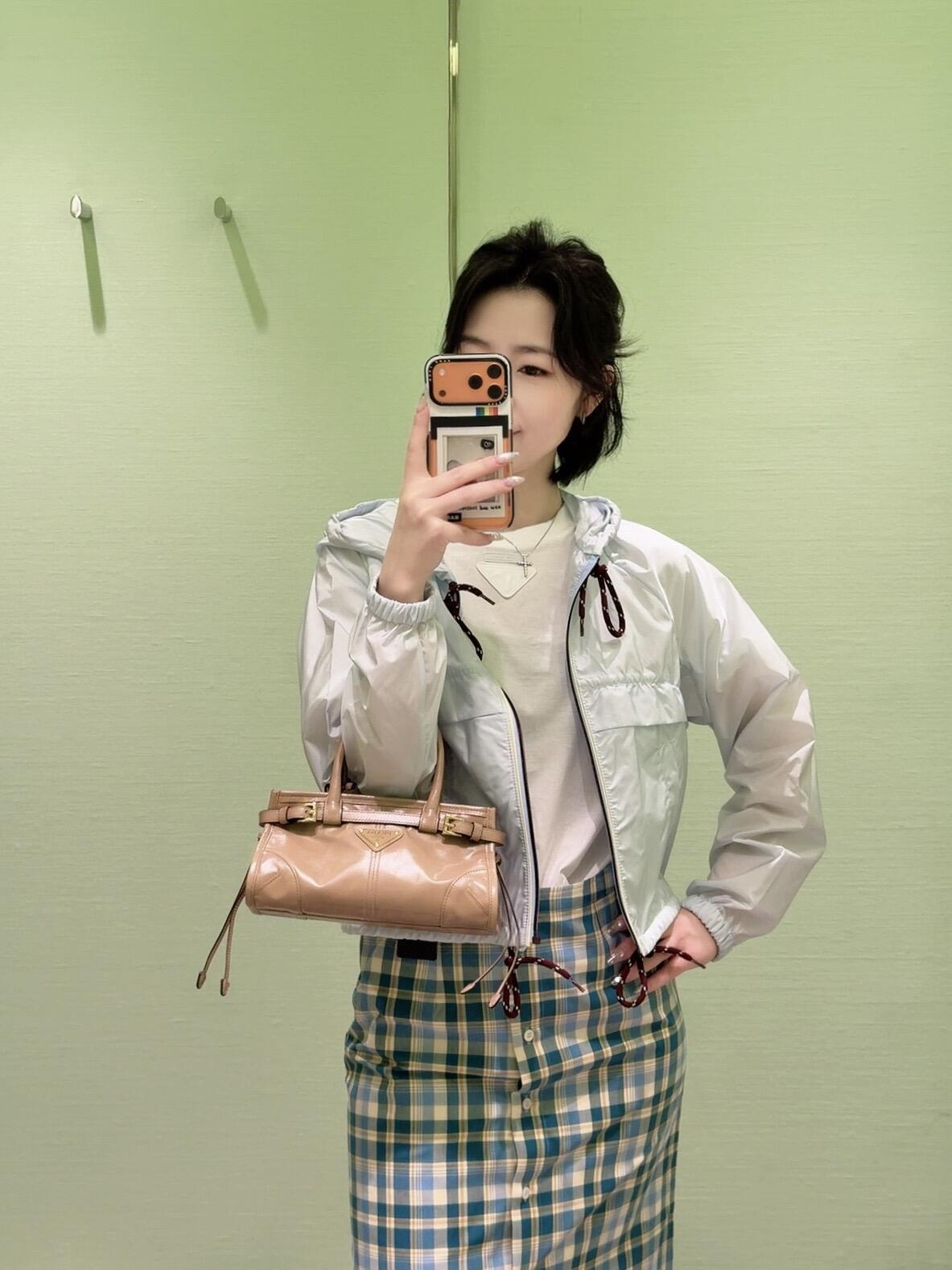 [고퀄]프라다 후드 바람막이
