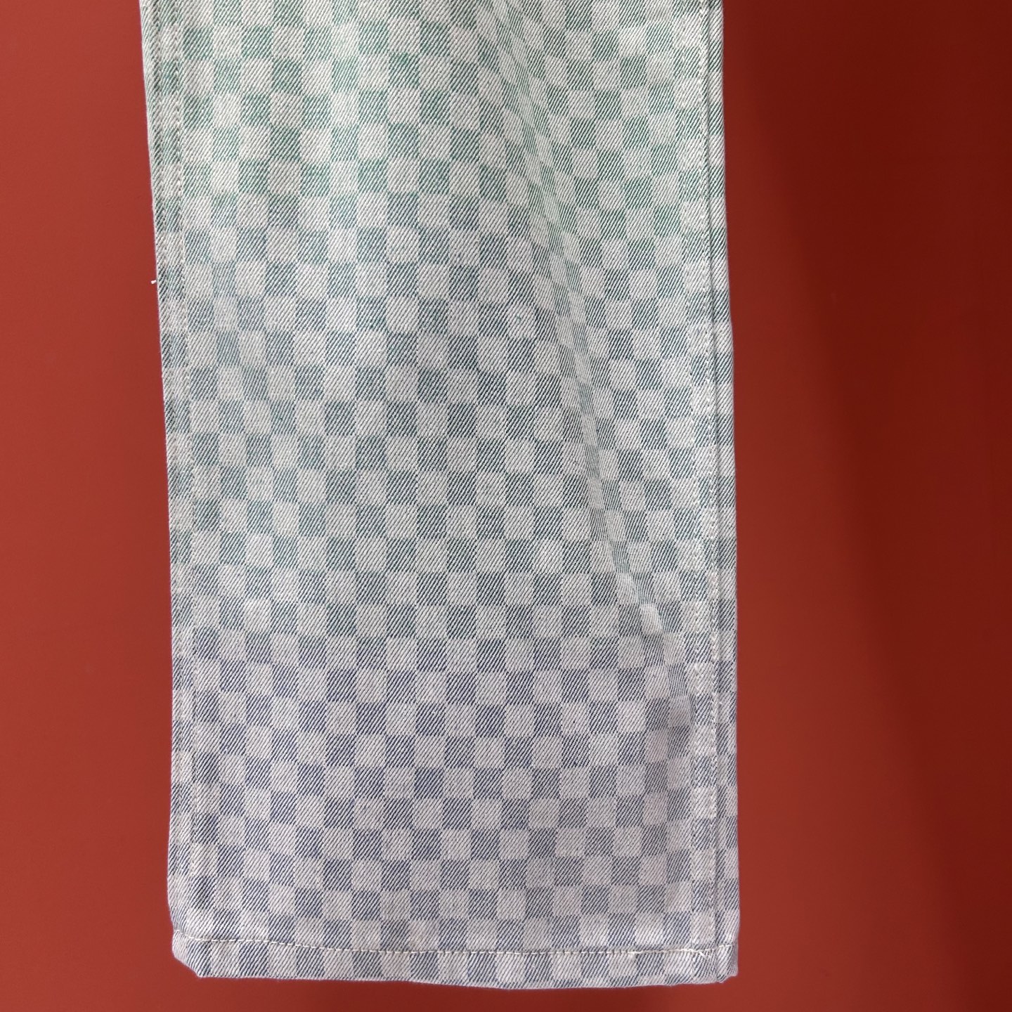 680f6aa5c302e.jpg