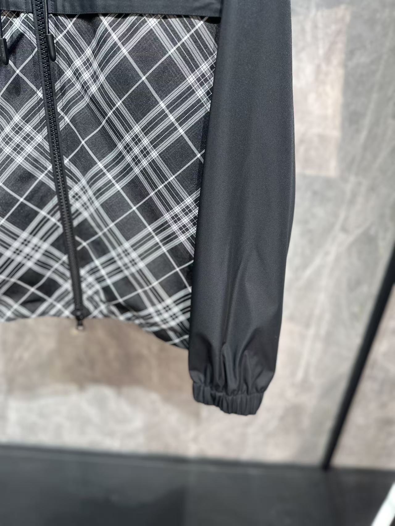 7740c69b8658f.jpg
