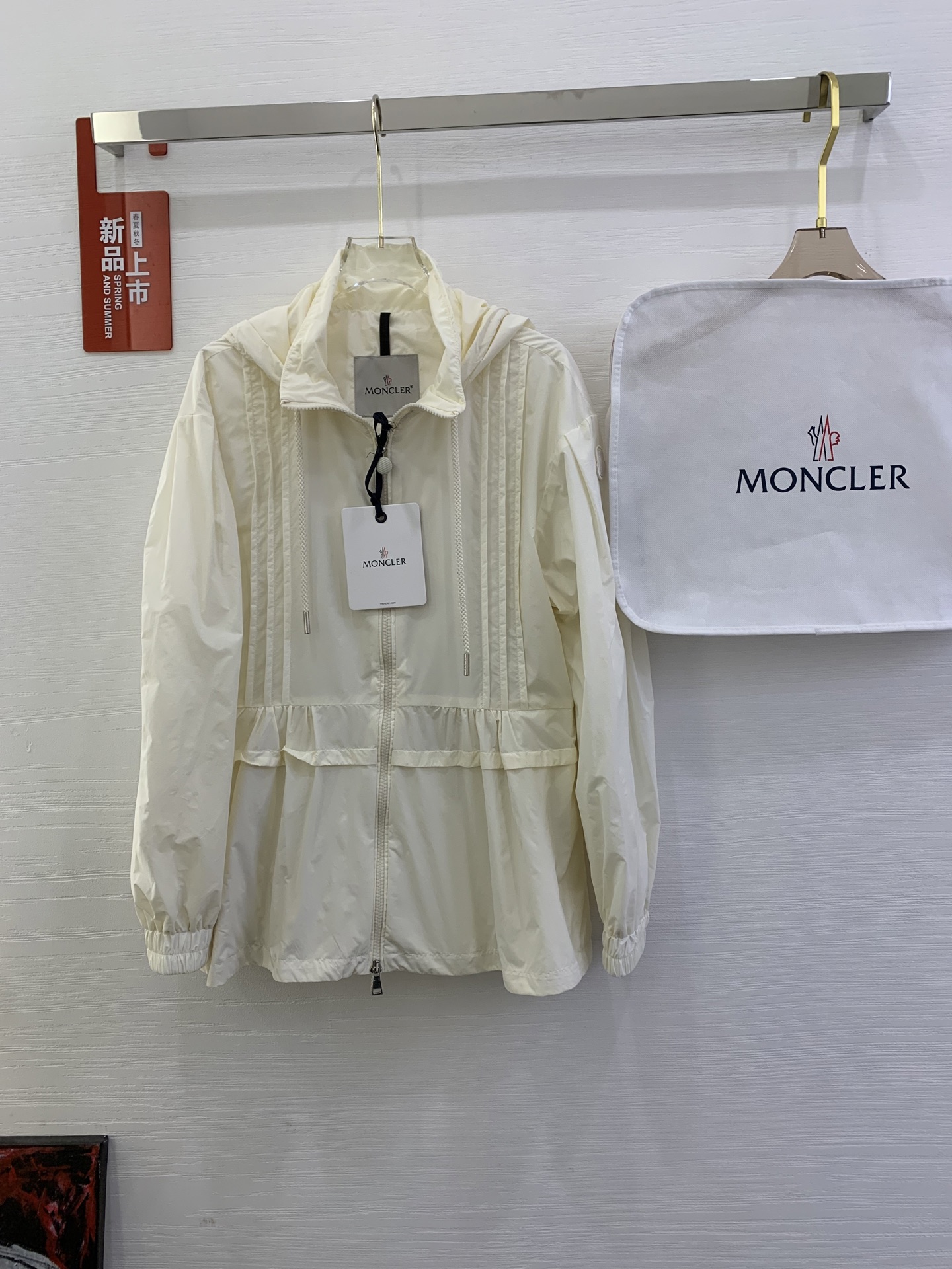몽클레어 바브레 후드 미디 바람막이 2컬러