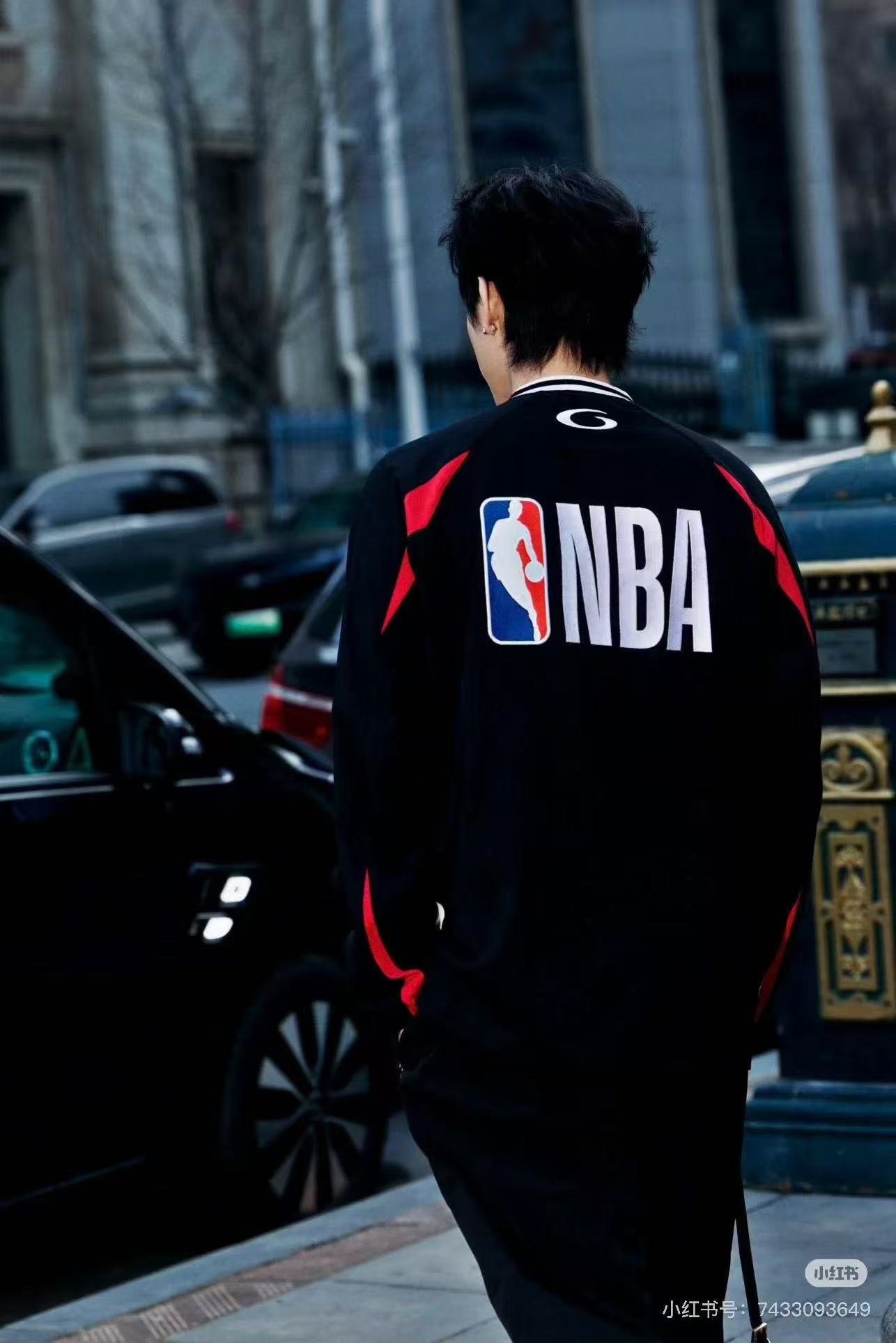 발렌시아가 맨즈 남여공용 NBA 긴팔티 3컬러