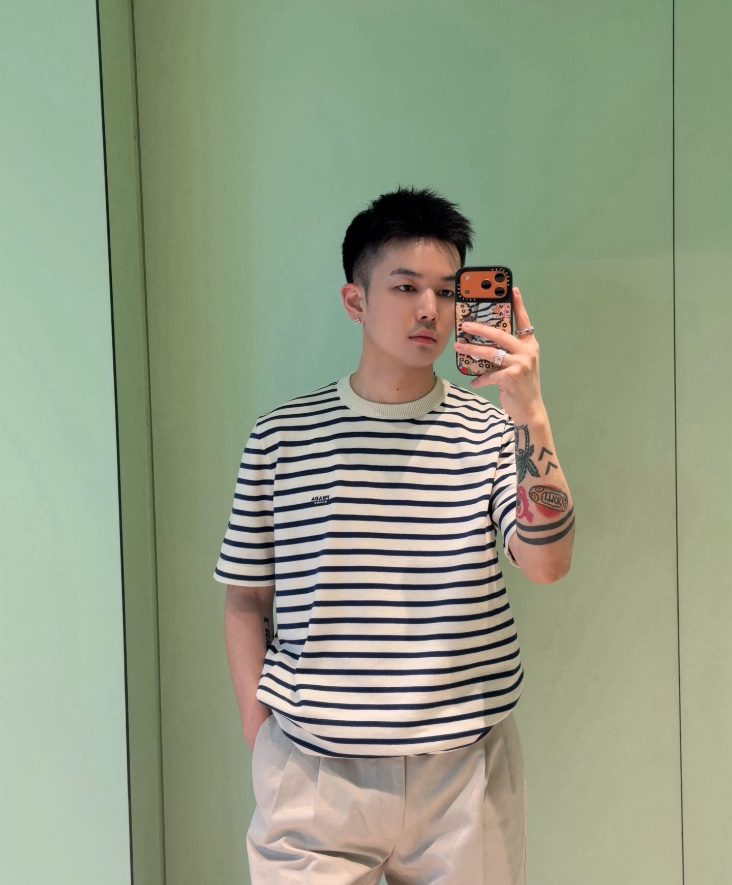 프라다 맨즈 스트라이프 반팔티