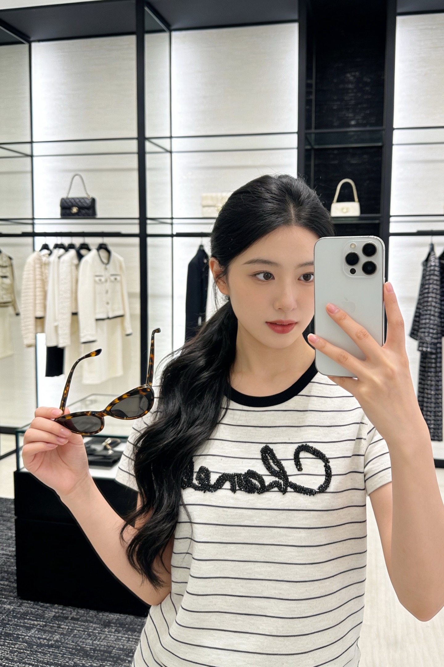 샤넬 스트라이프 반팔 티셔츠