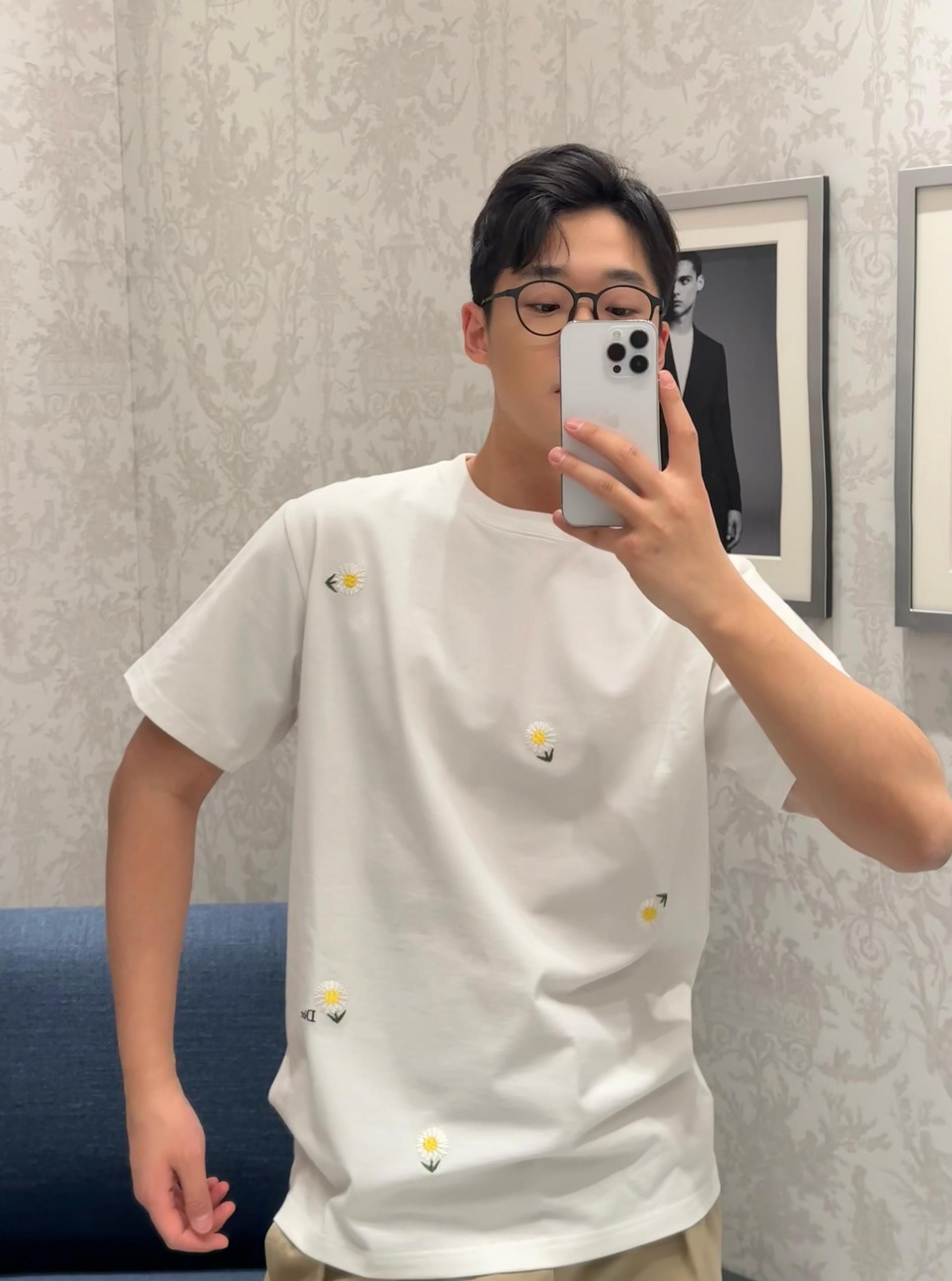디올 맨즈 데이지 반팔티