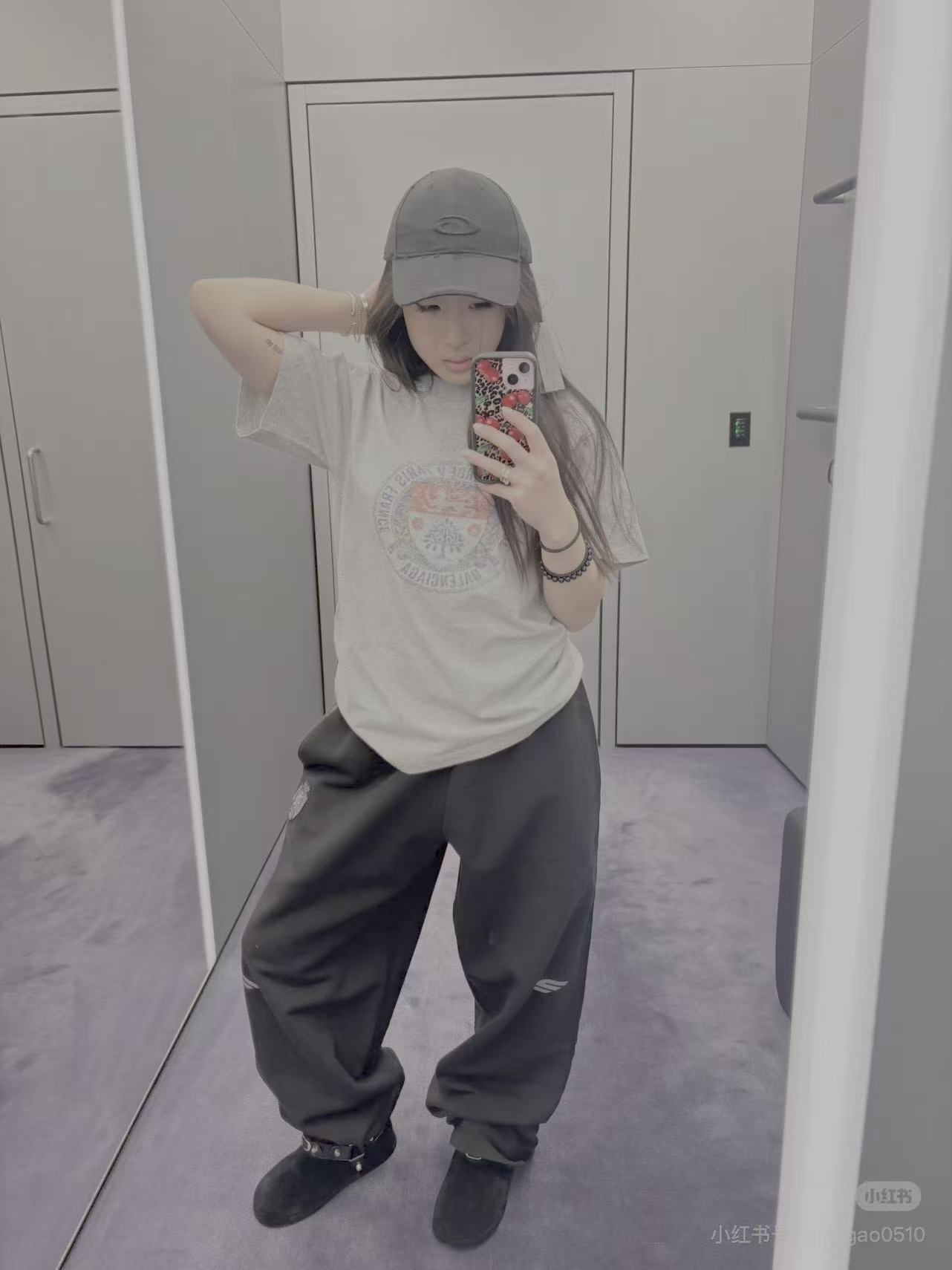 발렌시아가 맨즈 남여공용 프린팅 반팔티 2컬러