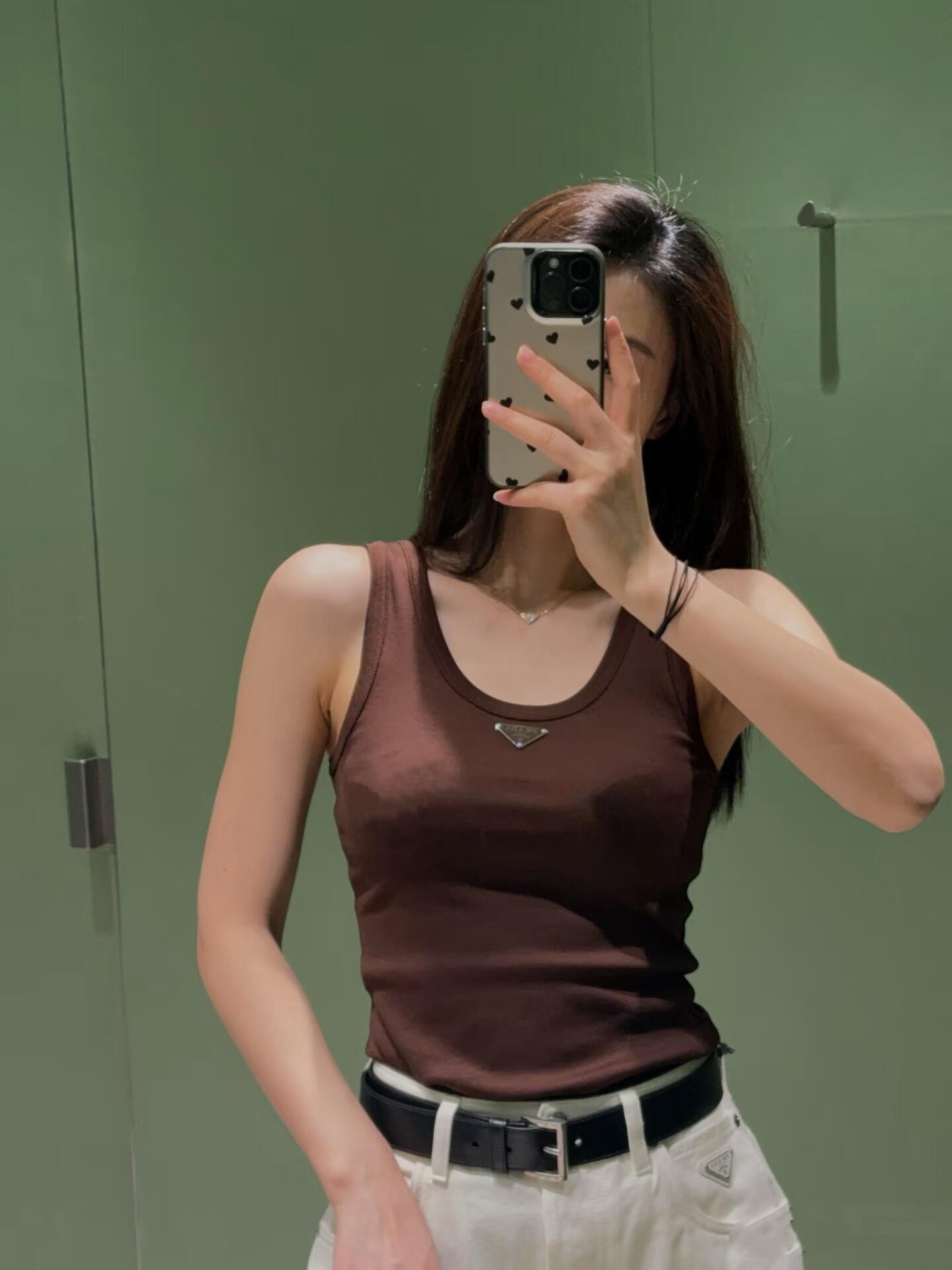 [고퀄]프라다 나시