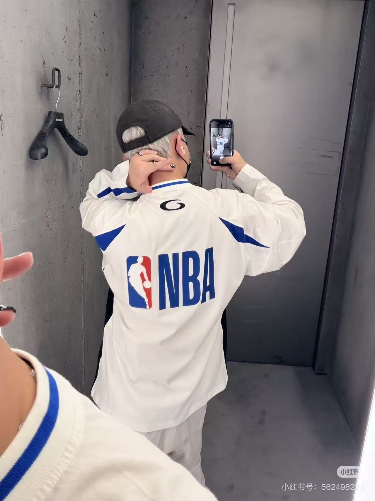 발렌시아가 맨즈 남여공용 NBA 긴팔티 3컬러