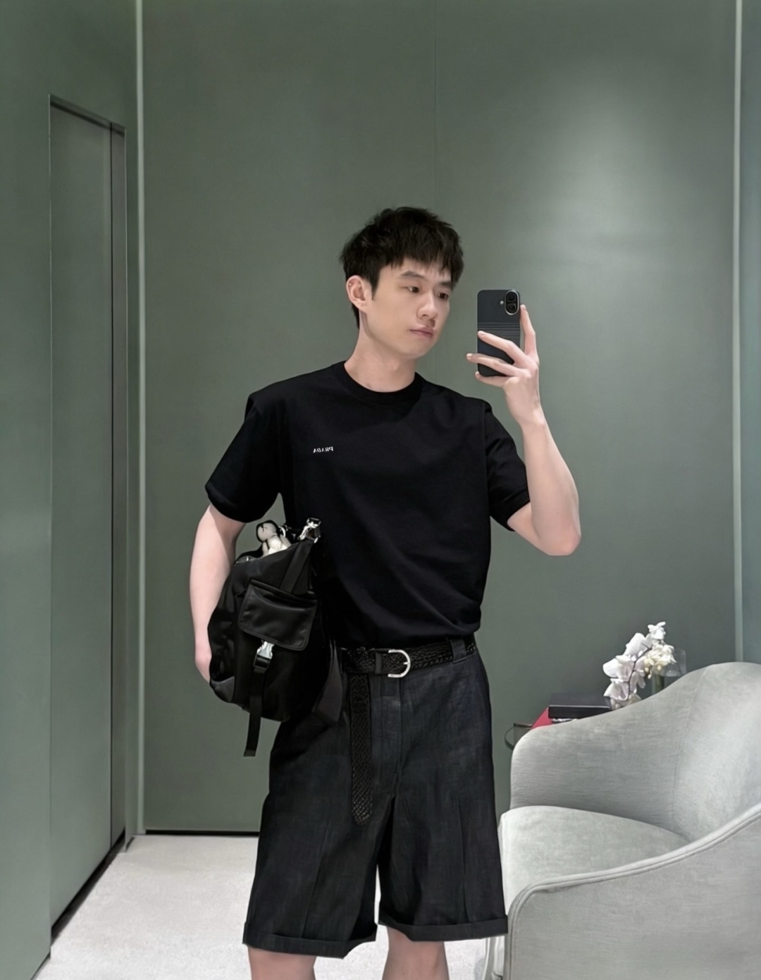 프라다 맨즈 남여공용 로고 반팔티 2컬러