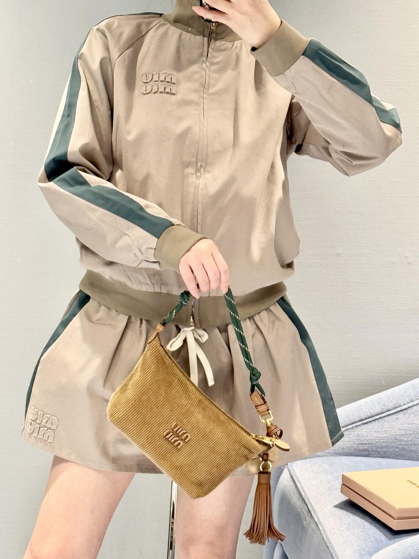 [고퀄]미우미우 집업 자켓 미니 스커트 셋업