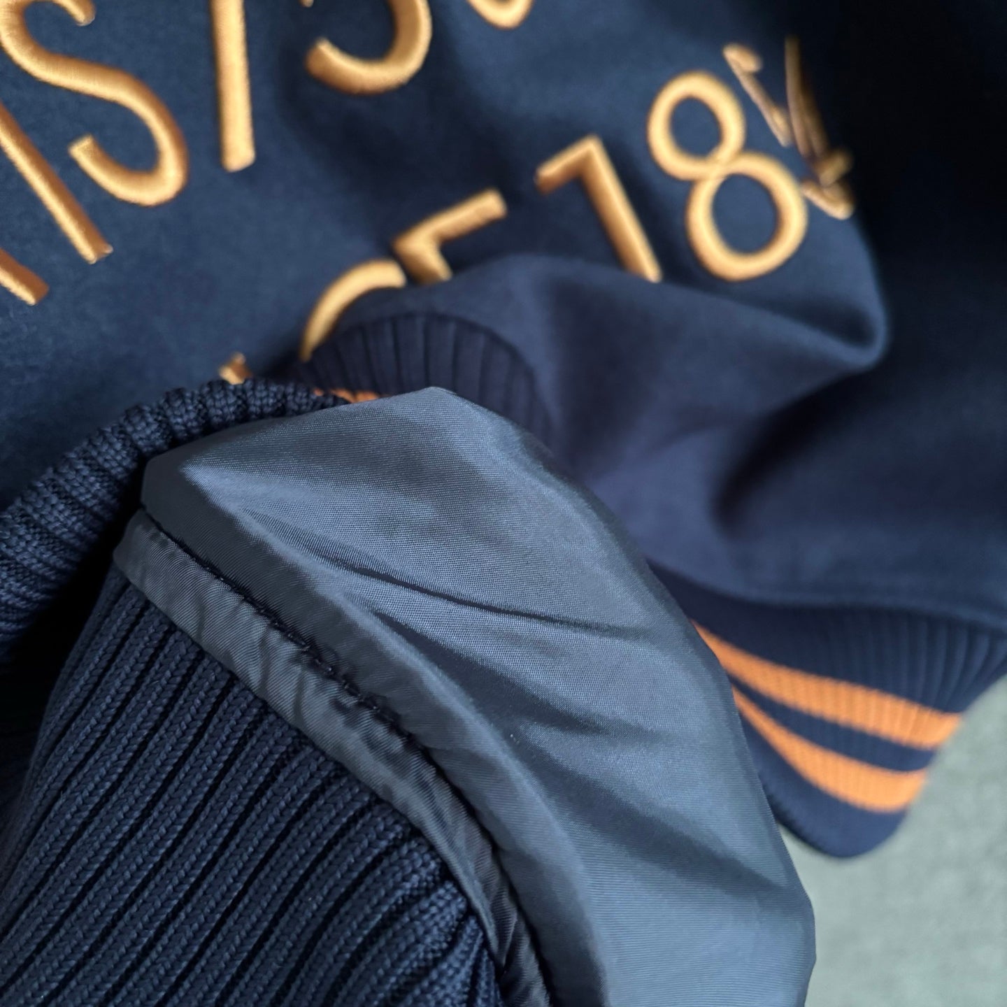 b8b8c6fdaa6b9.jpg