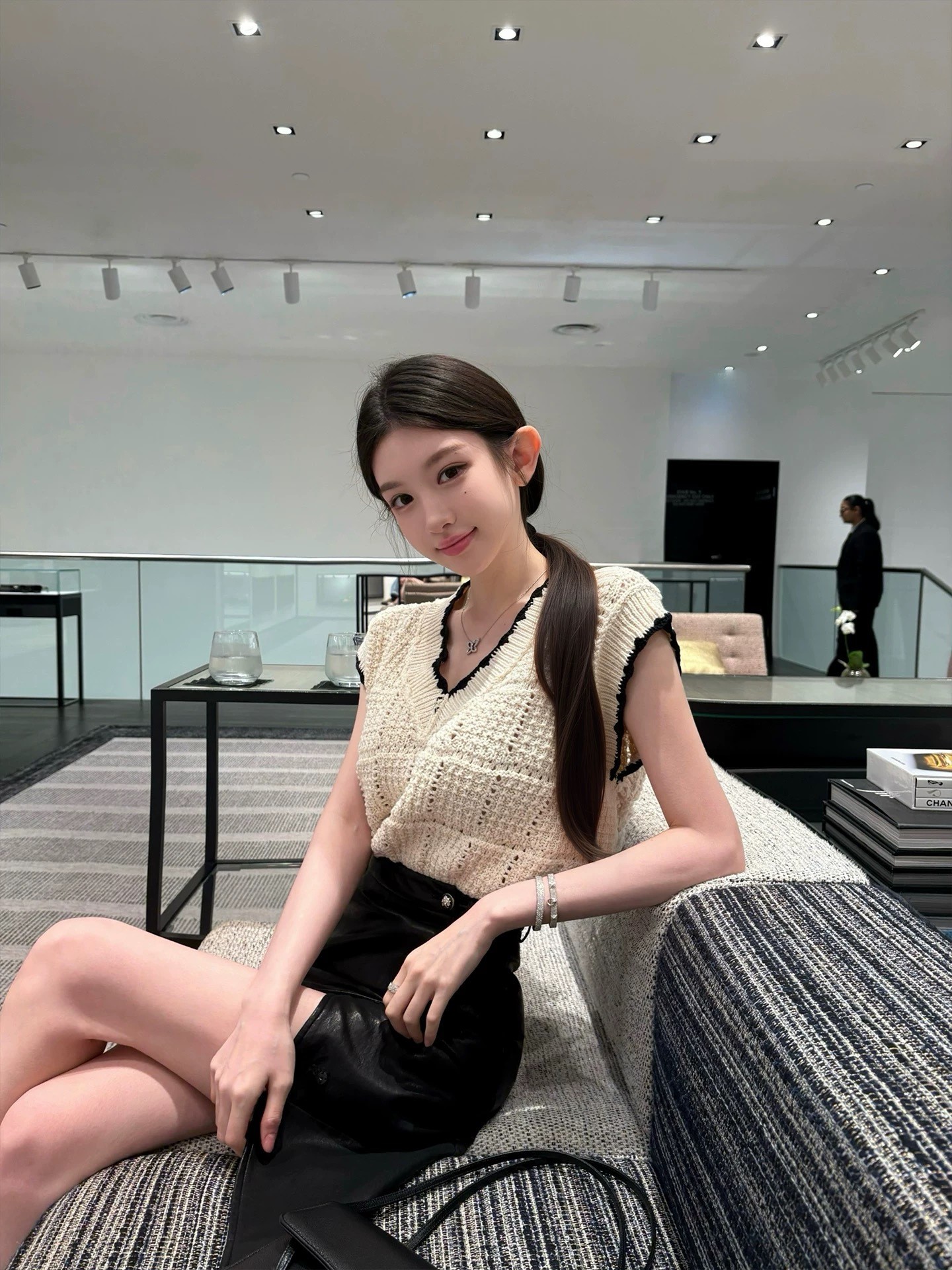 [고퀄]샤넬 브이넥 베스트 조끼 2컬러