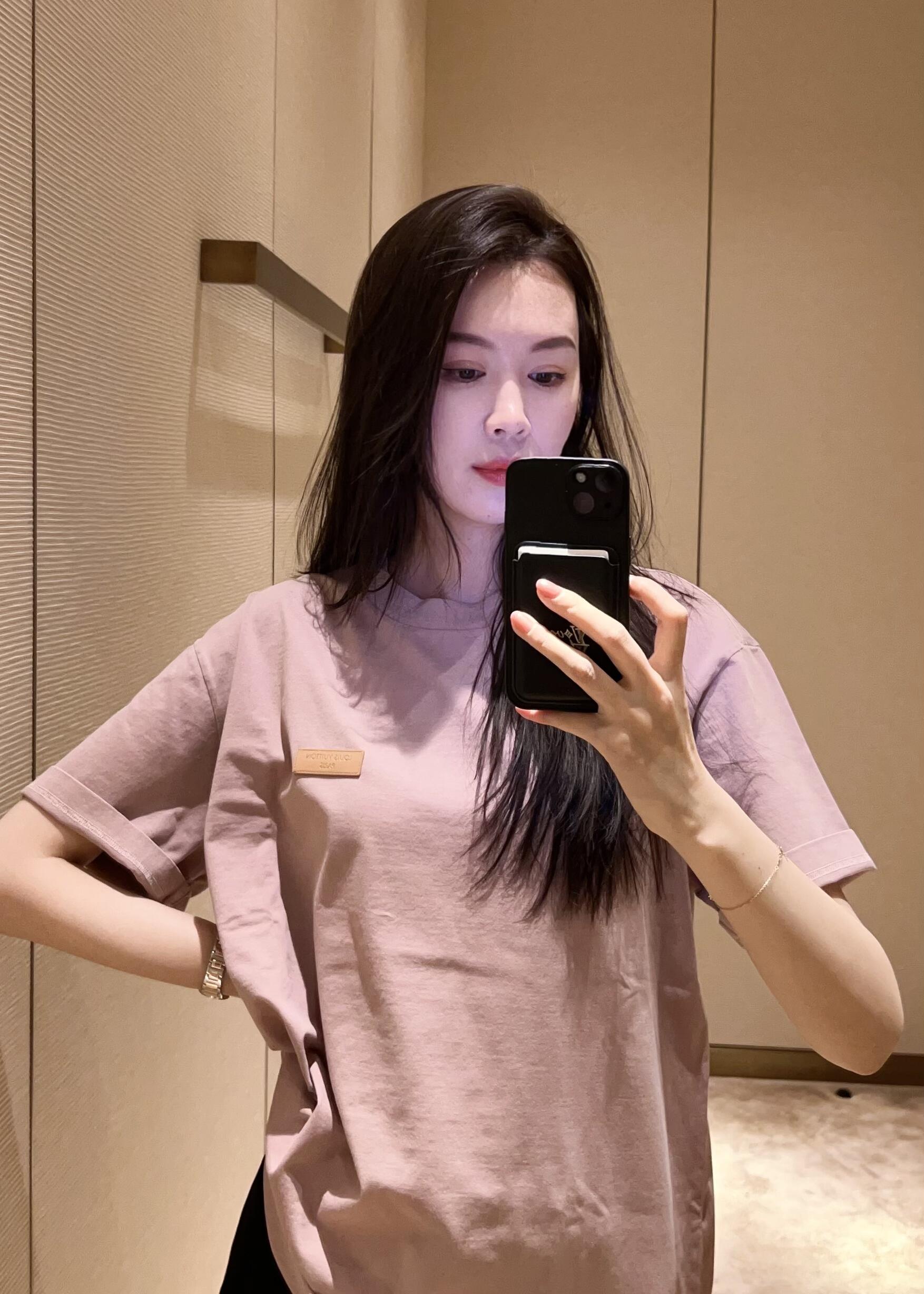 [고퀄]루이비통 남여공용 맨즈 반팔 티셔츠