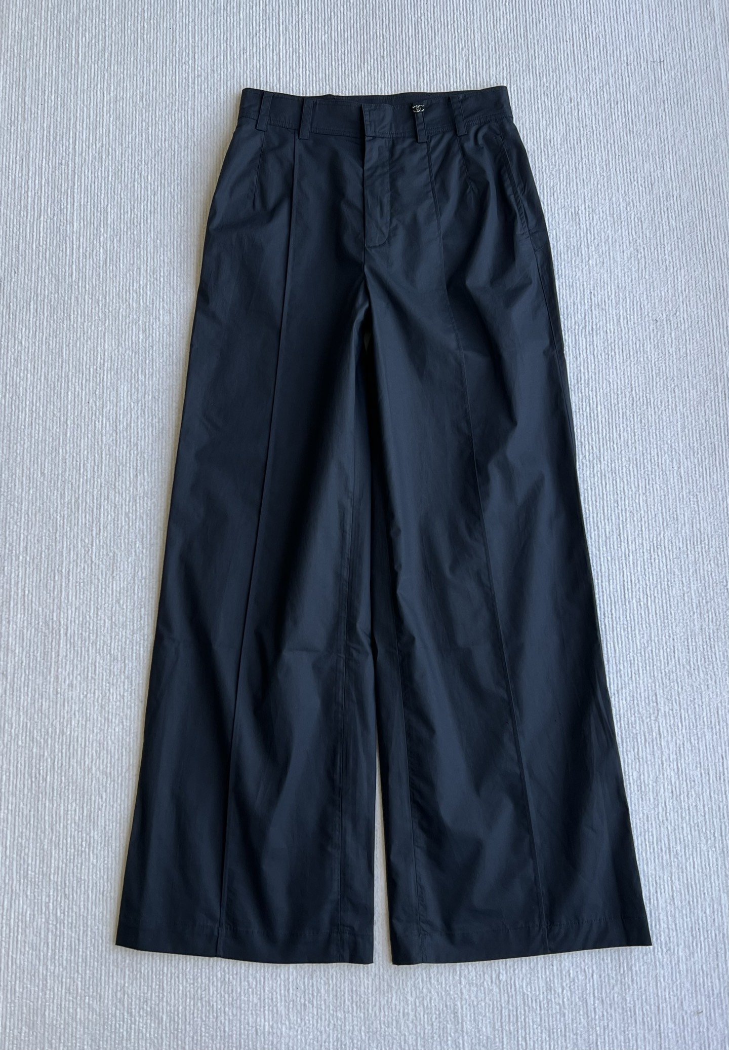 c7063116fc845.jpg