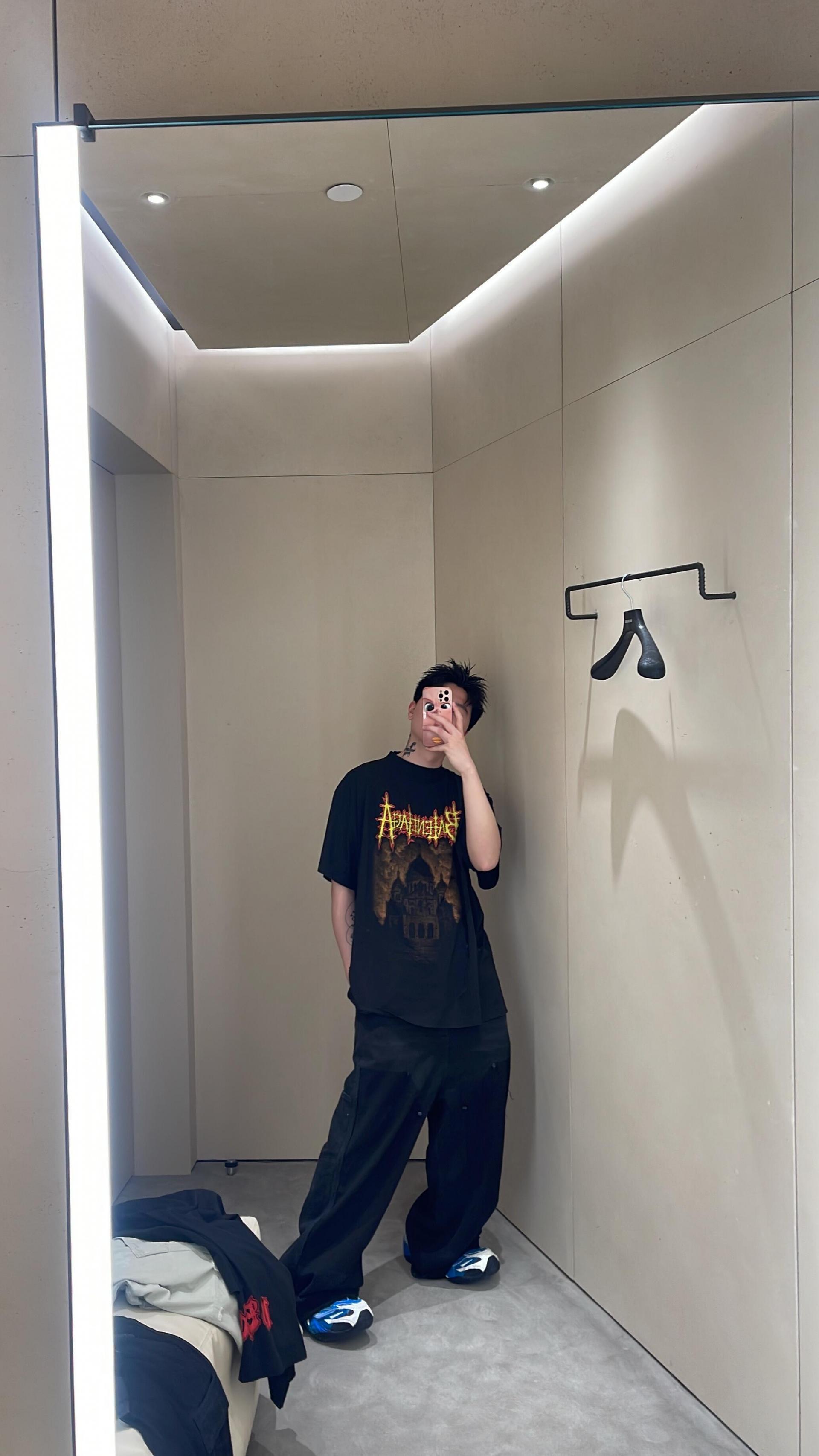 발렌시아가 맨즈 남여공용 프린팅 반팔티