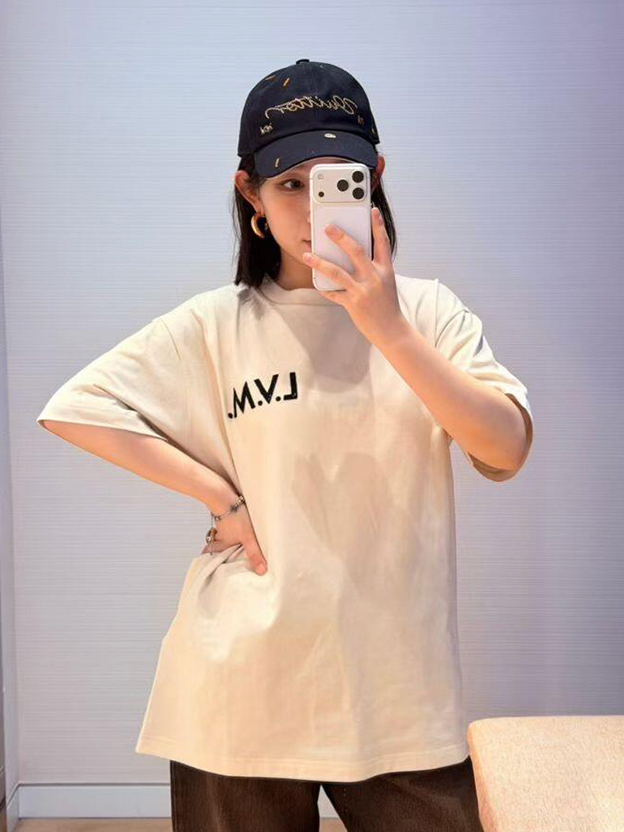 루이비통 맨즈 남여공용 로고 반팔티