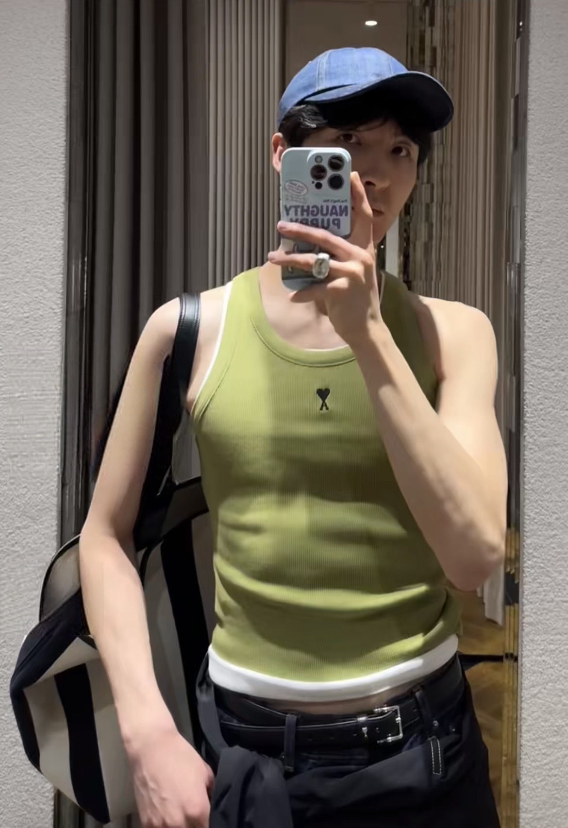 아미 맨즈 민소매 나시