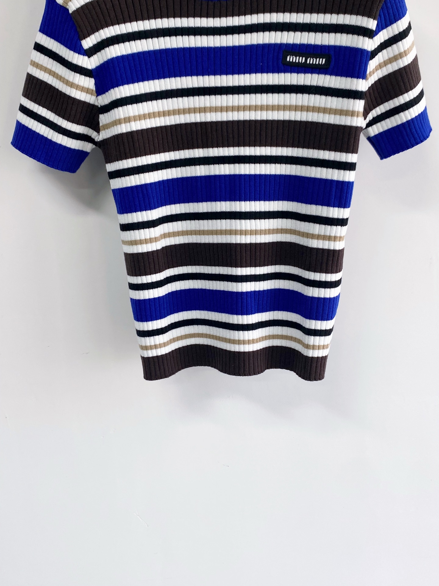 ced87d9b7cda0.jpg
