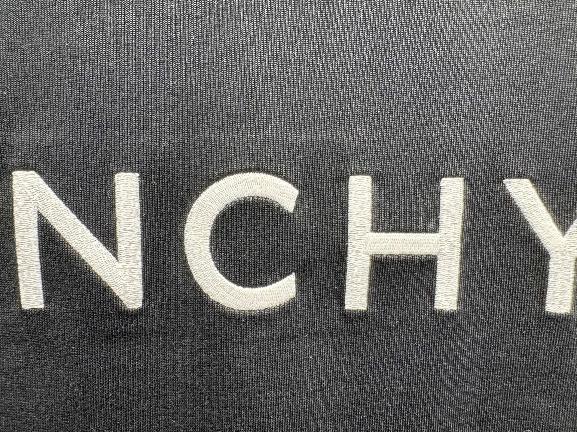 지방시 맨즈 로고 반팔티