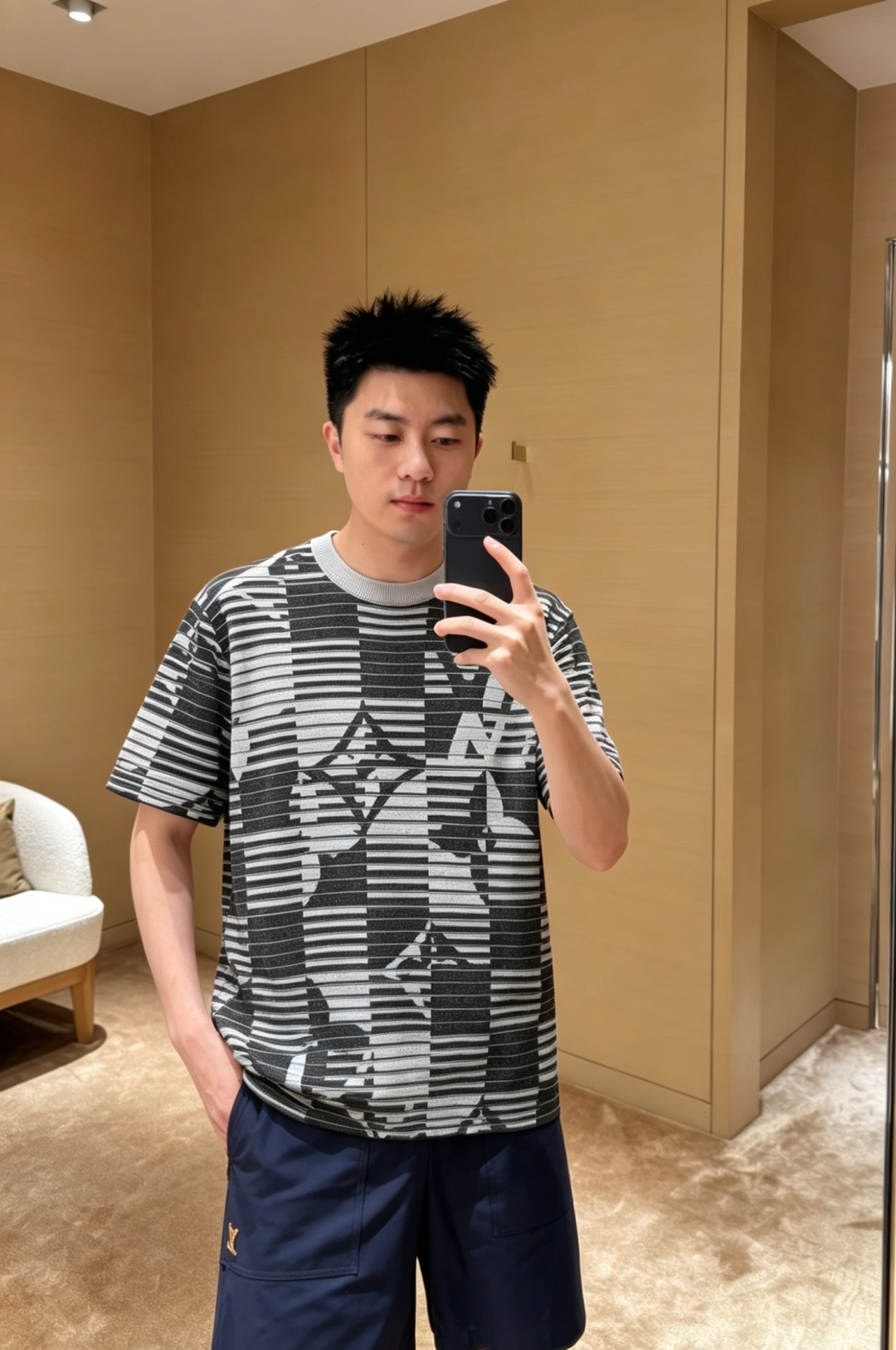 루이비통 맨즈 다미에 반팔티