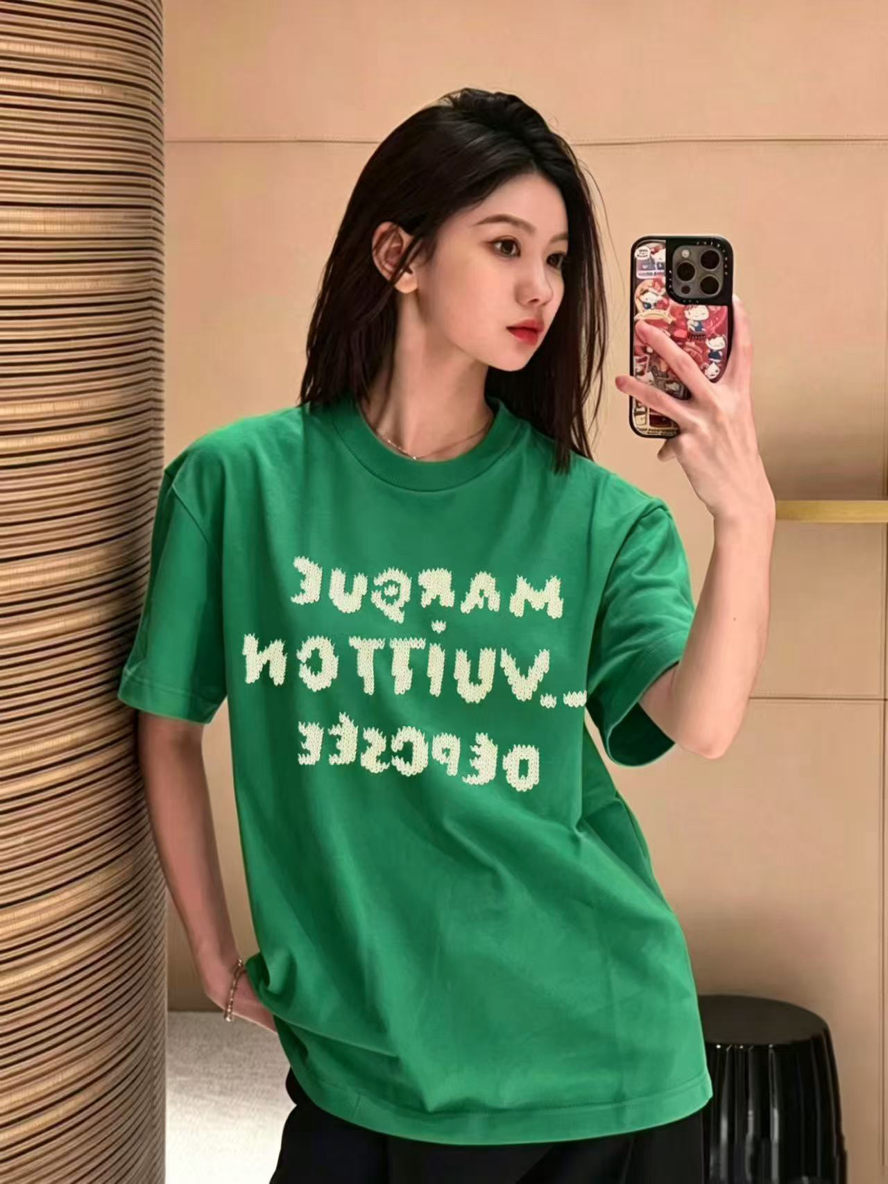 루이비통 맨즈 남여공용 자수 반팔티 2컬러