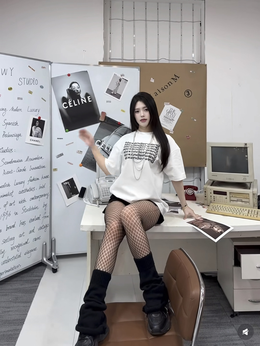 알렉산더왕 맨즈 남여공용 로고 반팔티 3컬러