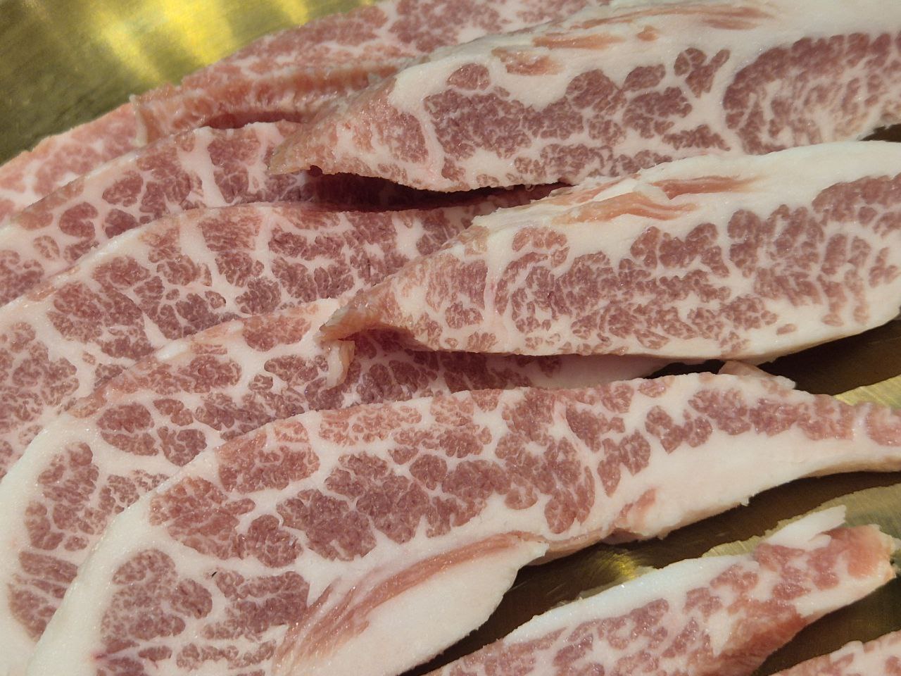 마닐라 타이거키친의 시그니처 메뉴인 마블링이 훌륭한 이베리코 항정살