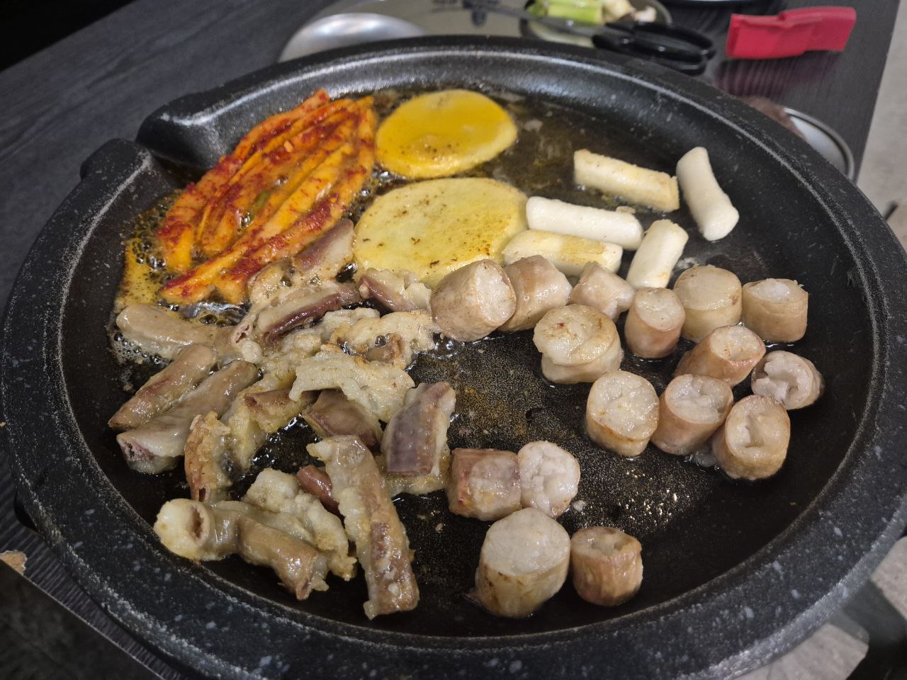 클락 골프 여행 후 즐기는 고소한 소곱창과 대창 구이