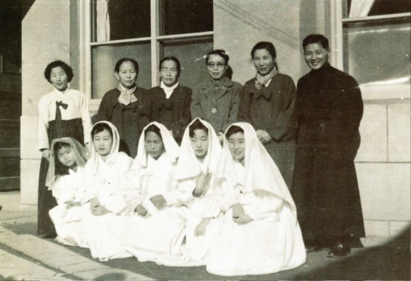 진성만 3 (1958년 세례자들과 함께).jpg