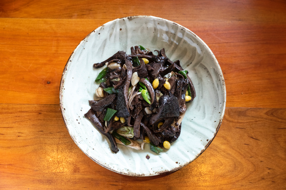 쇠고기와 볶으면 맛도 식감도 어느 게 고기인지 버섯인지 헷갈린다.