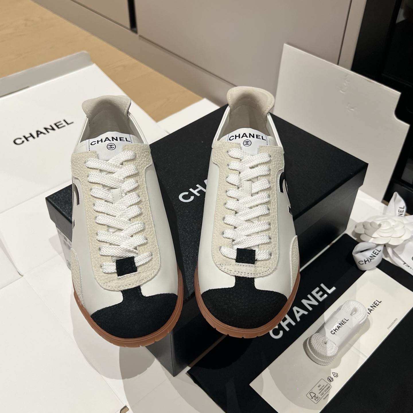 샤넬 cc 로고 스니커즈
