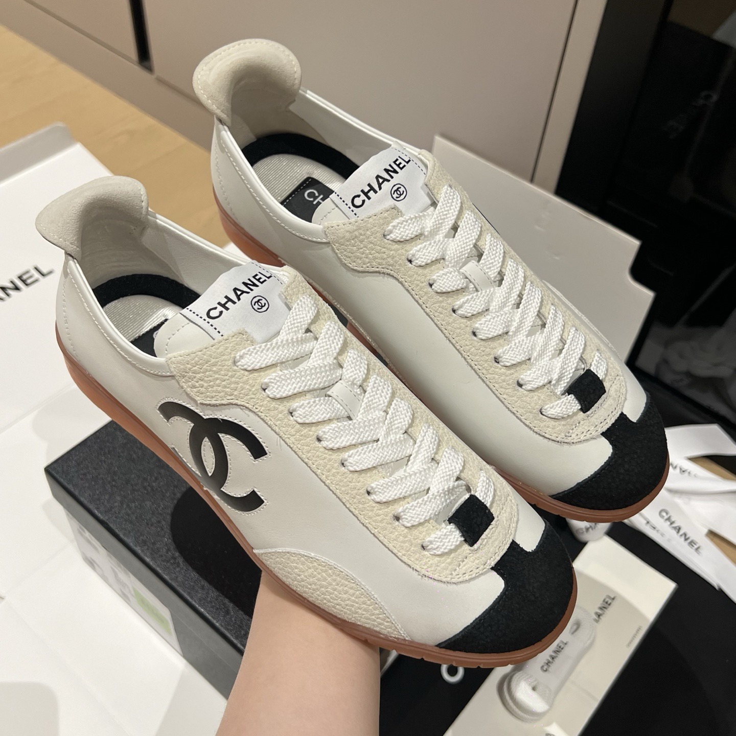 샤넬 cc 로고 스니커즈